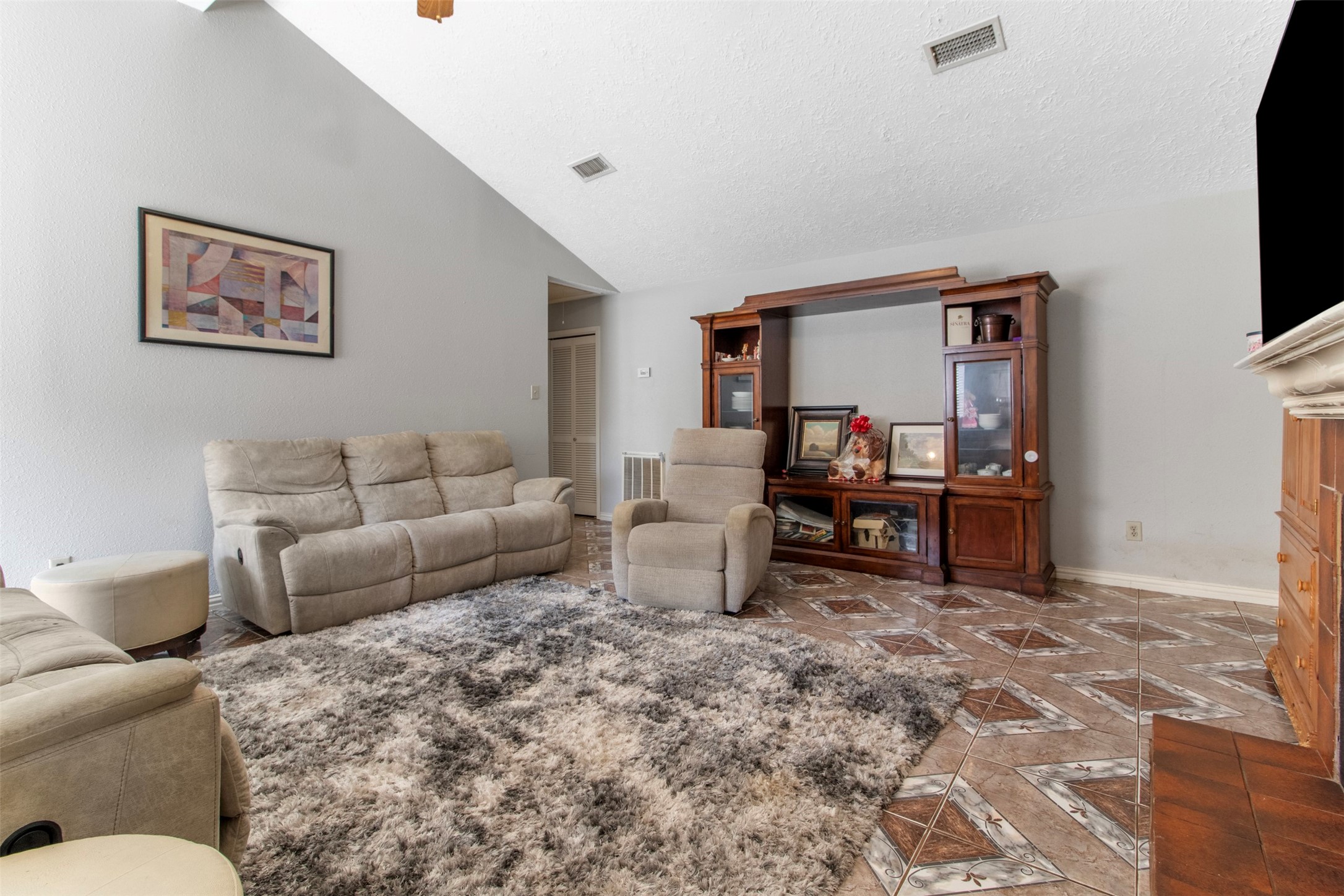 12147 Swords Creek Road Property Photo 3
