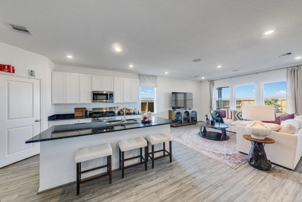 22014 Sam Raburn Drive Property Photo 10