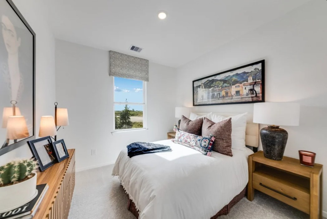 22014 Sam Raburn Drive Property Photo 15