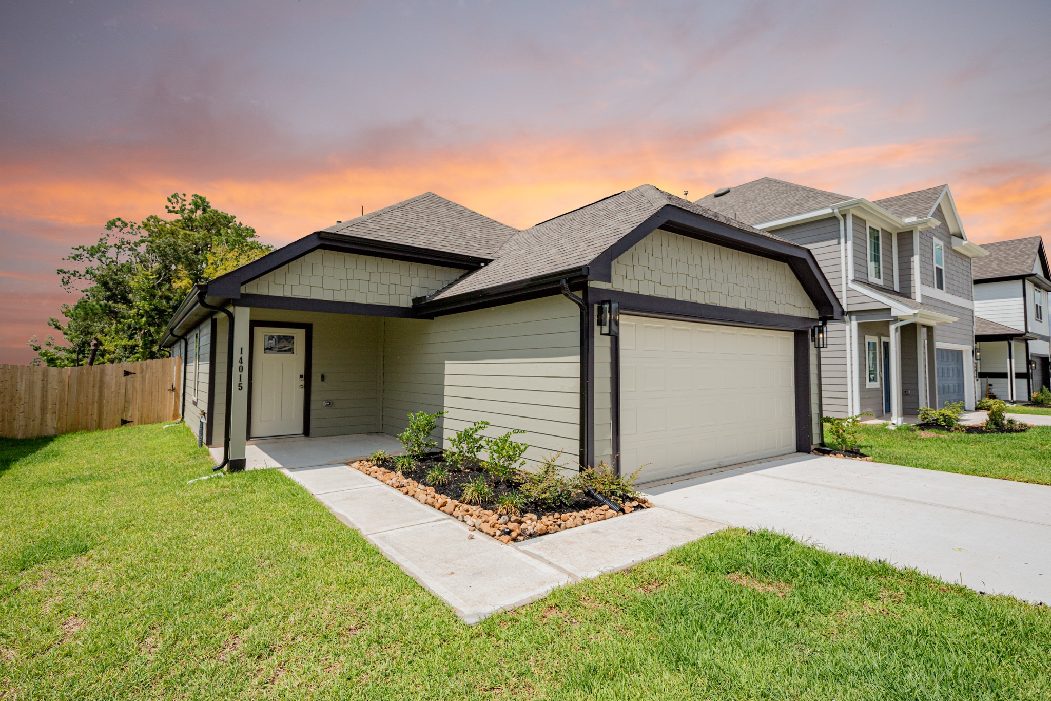 14015 Mount Hunter Drive Property Photo 2