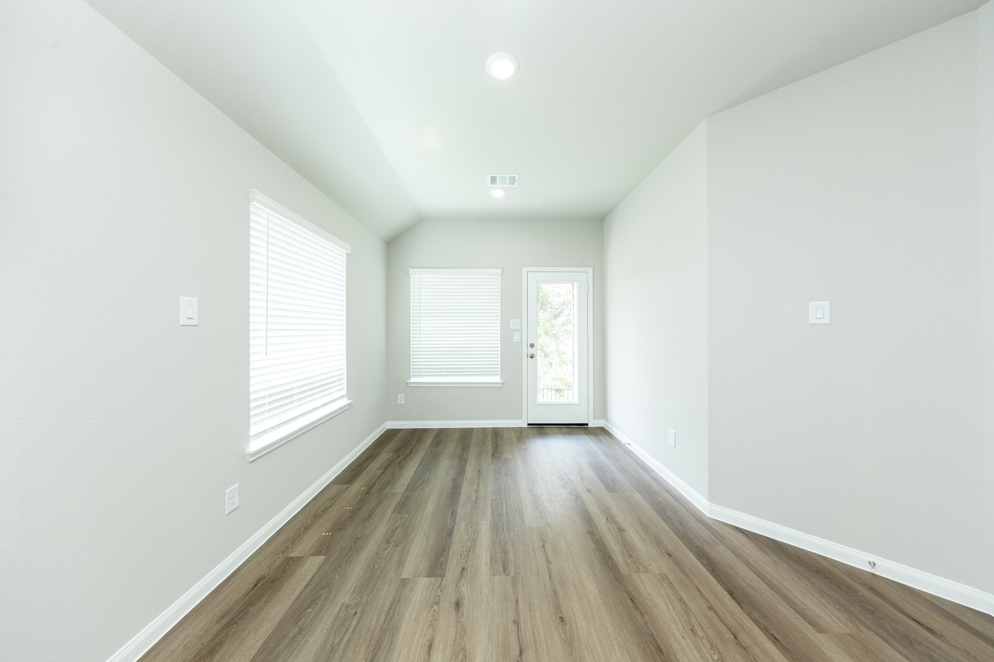 14015 Mount Hunter Drive Property Photo 6