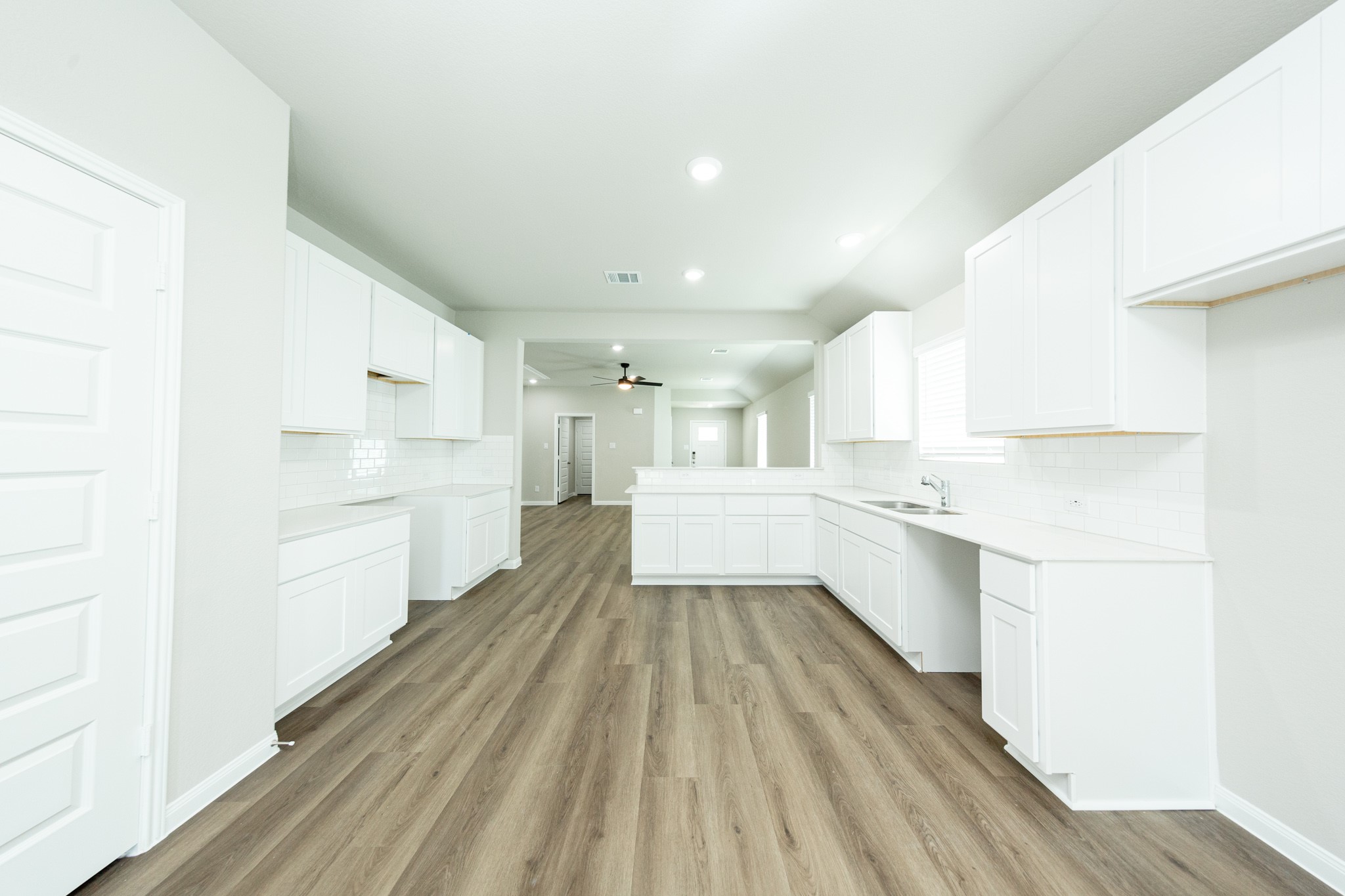 14015 Mount Hunter Drive Property Photo 7