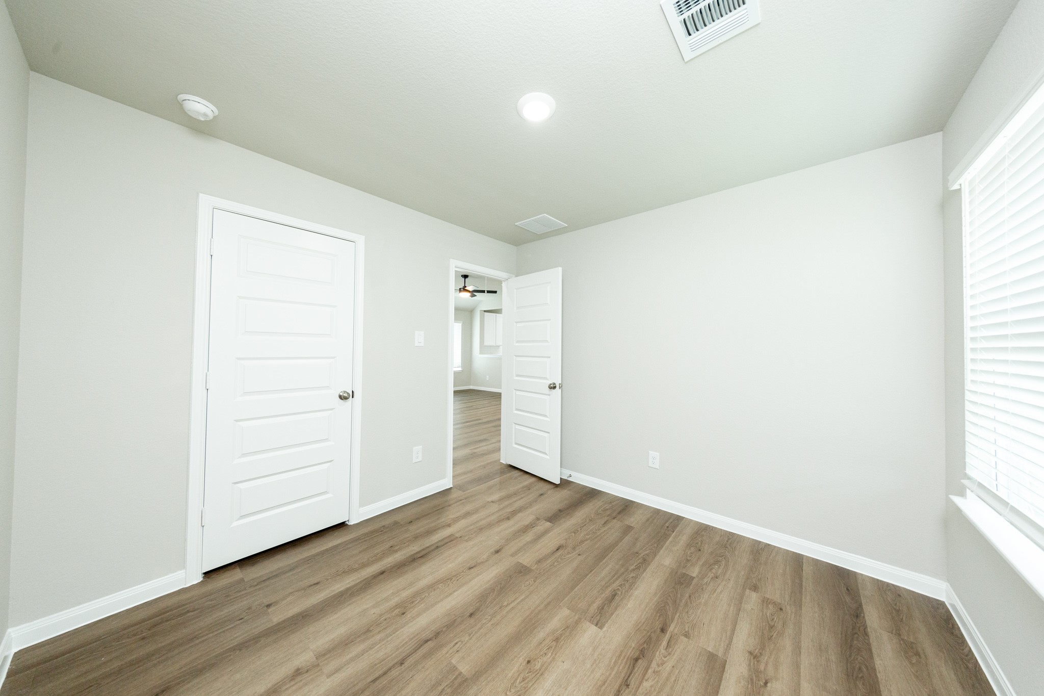 14015 Mount Hunter Drive Property Photo 9