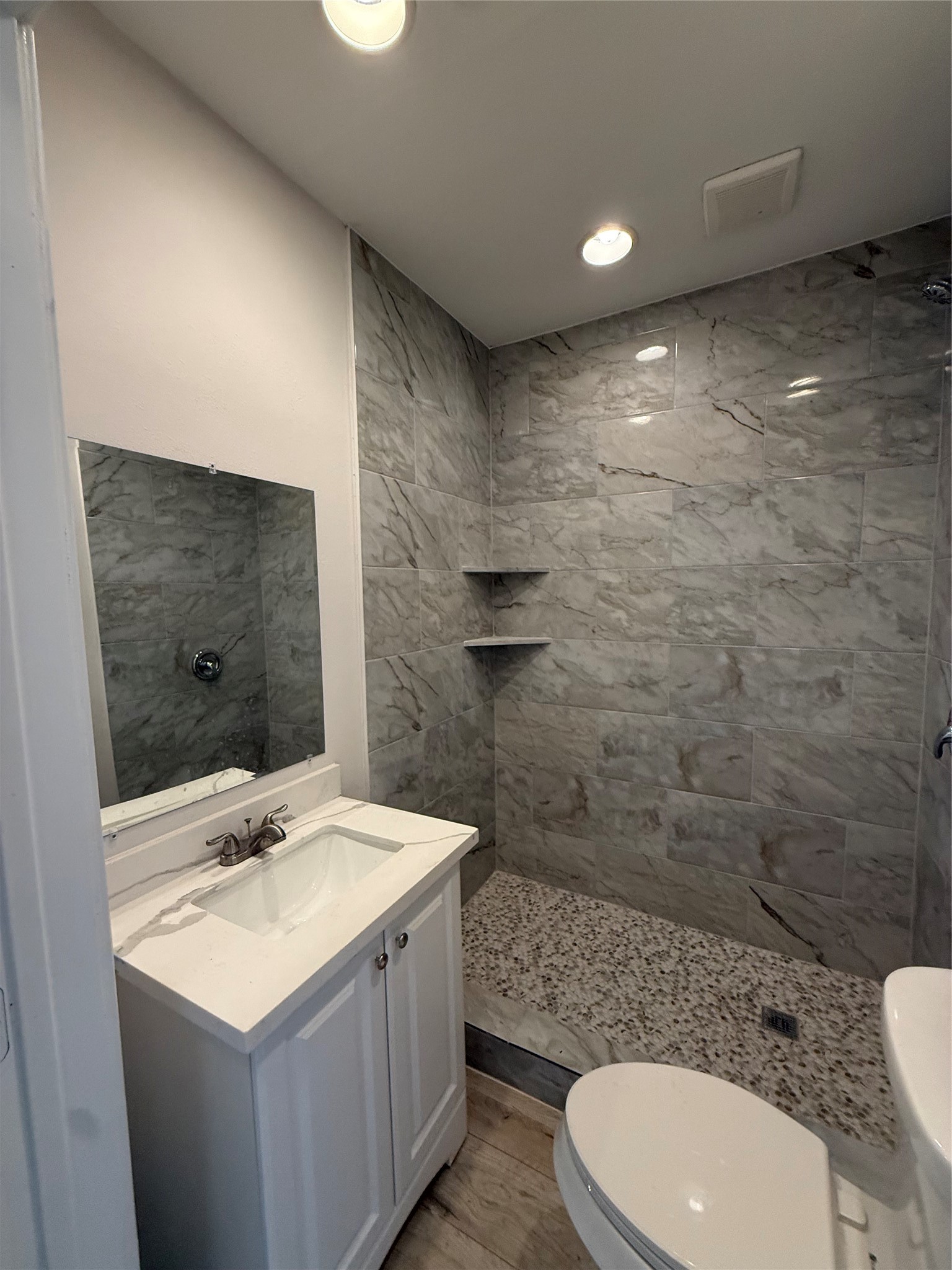 1008 Studewood Street Property Photo 4