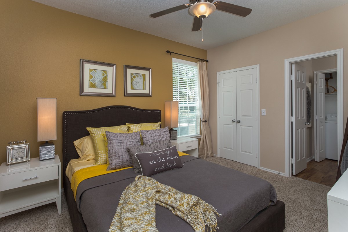 10440 Deerwood 02-0215 Property Photo 6
