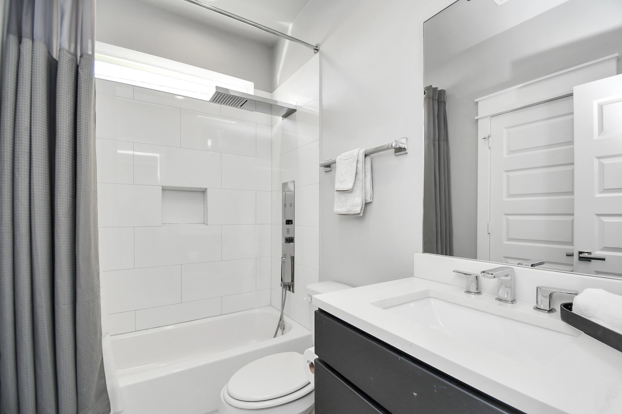 2105 Engelmohr Street H Property Photo 5
