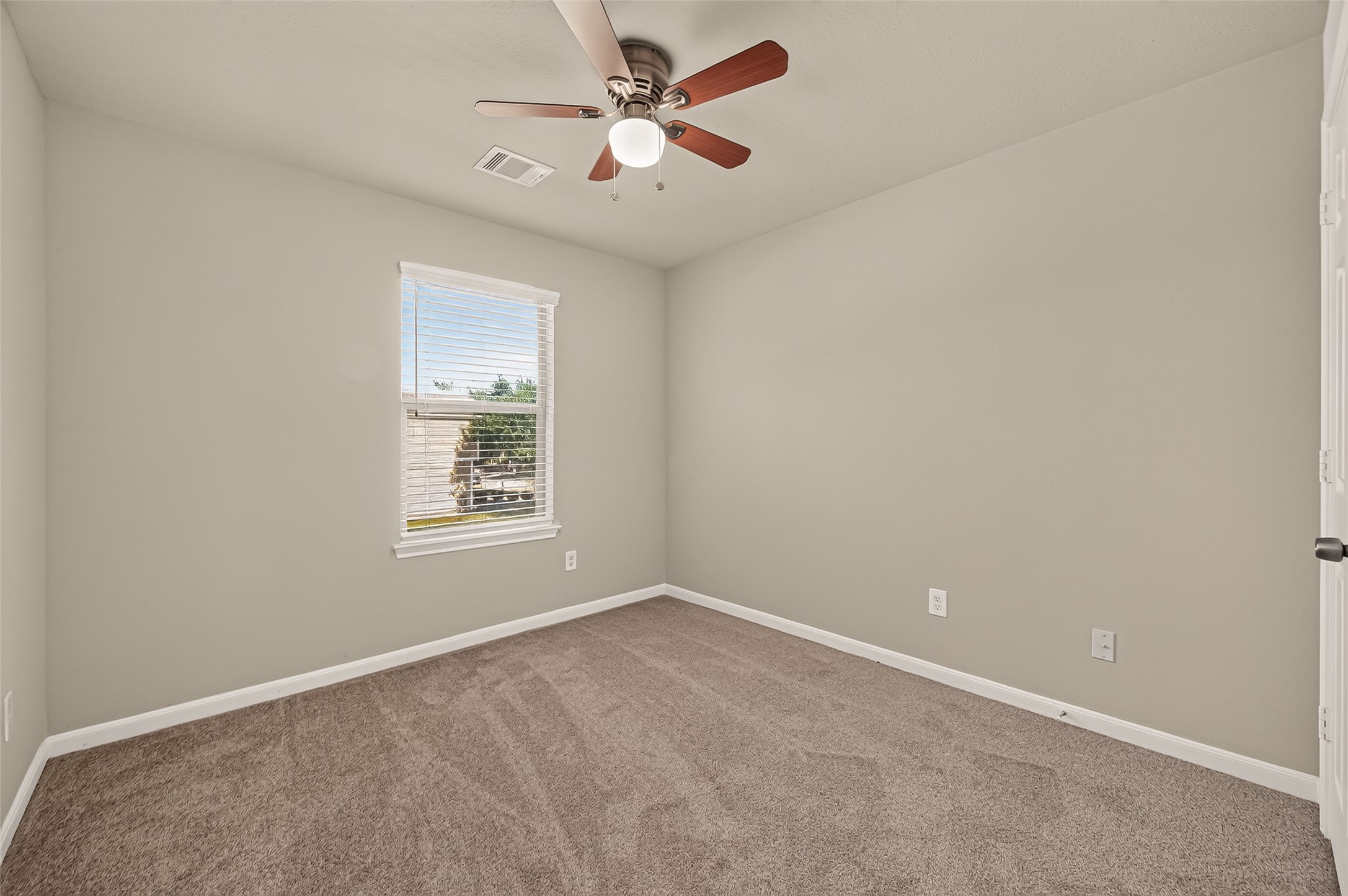 815 Leaholm Lane Property Photo 22