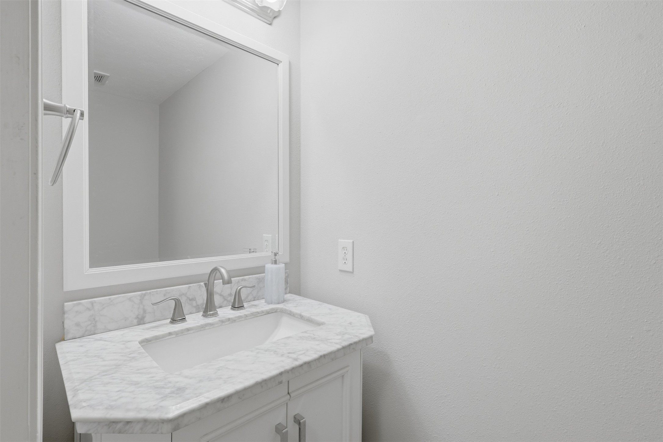 2538 Acadiana Lane Property Photo 9
