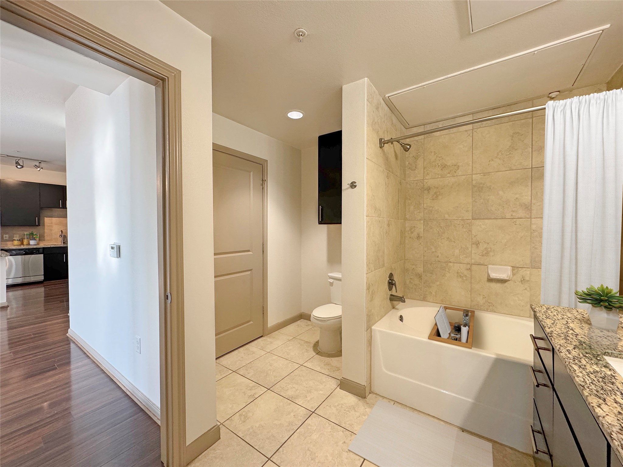 2700 Brazos Street 4417 Property Photo 5