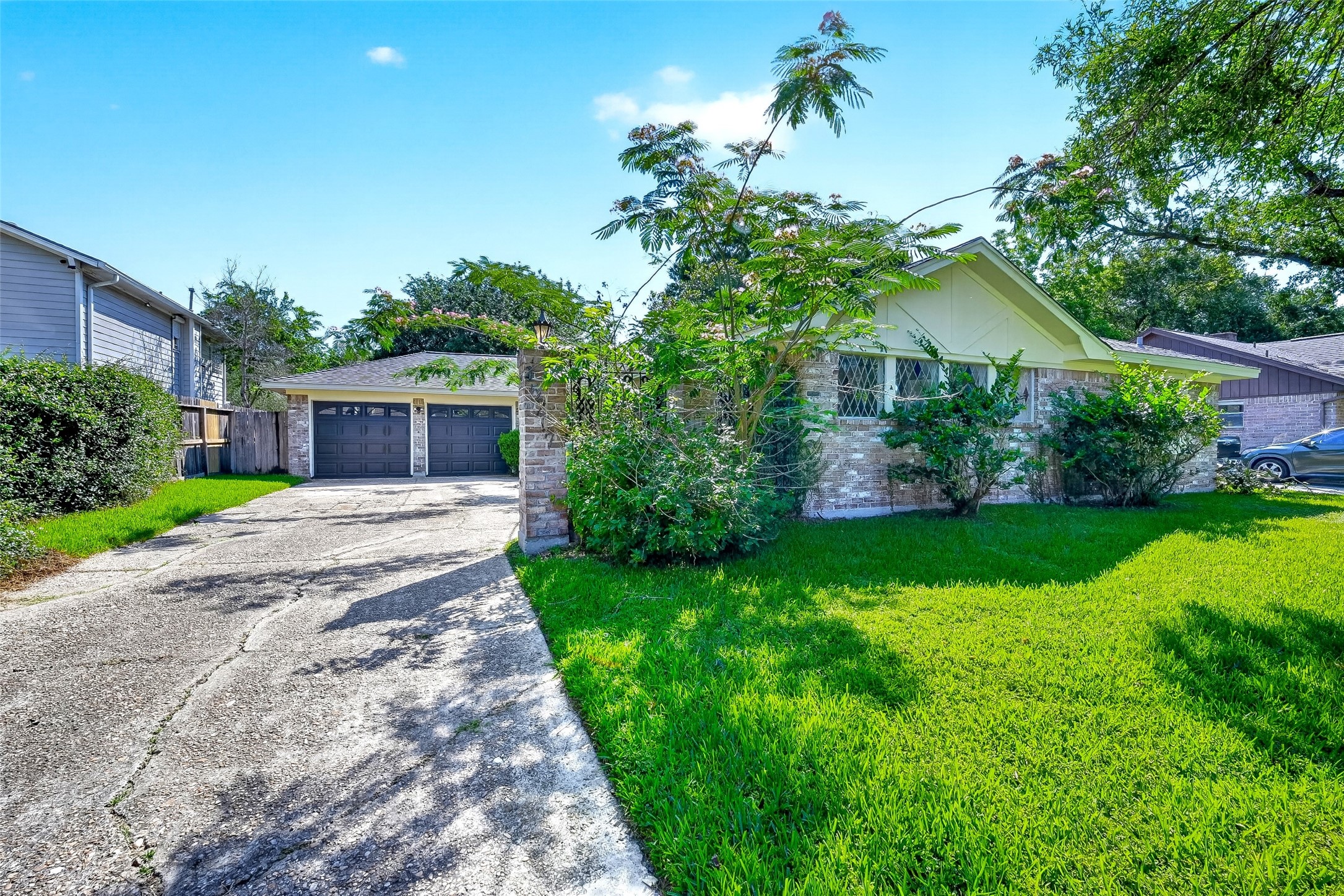 15207 Pleasant Valley Road Property Photo 1