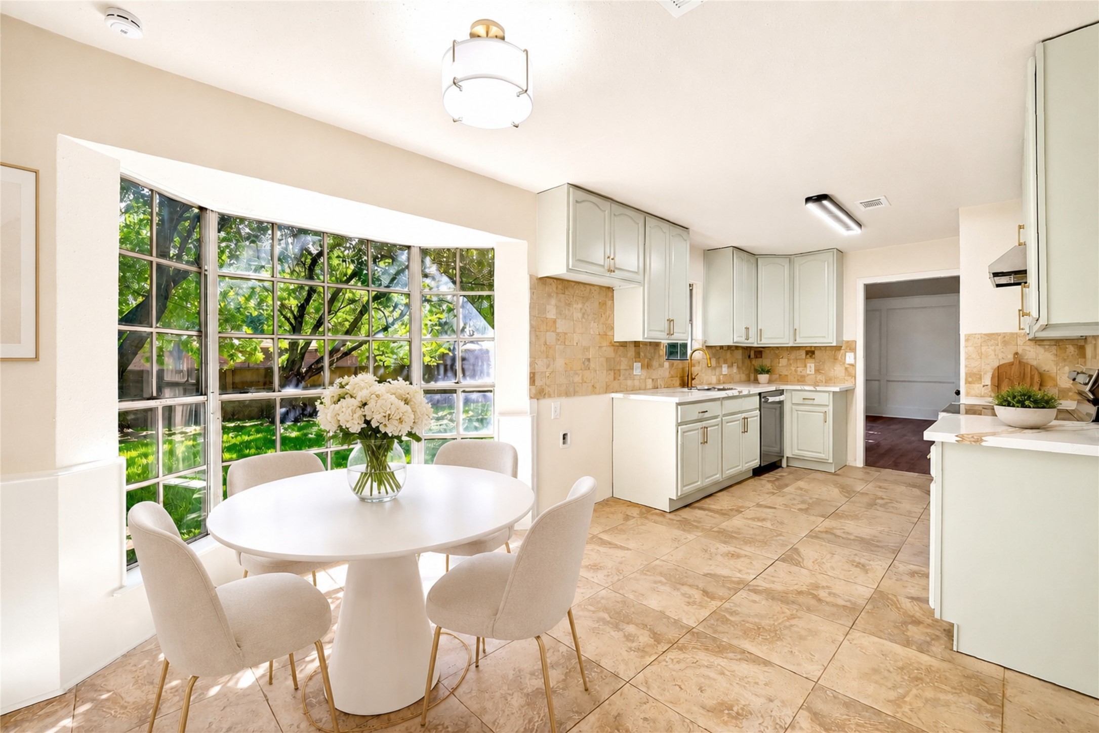 15207 Pleasant Valley Road Property Photo 12