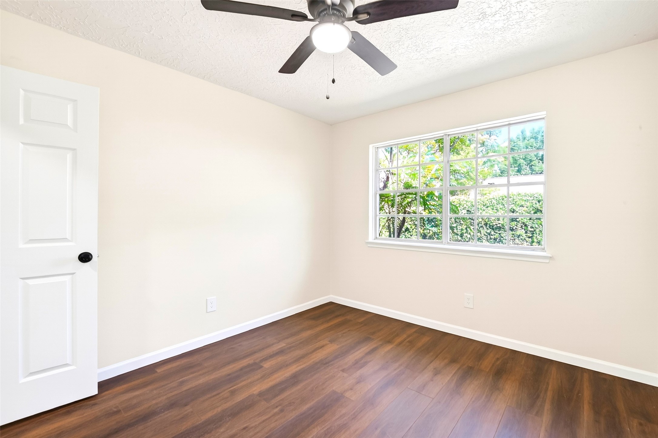 15207 Pleasant Valley Road Property Photo 22