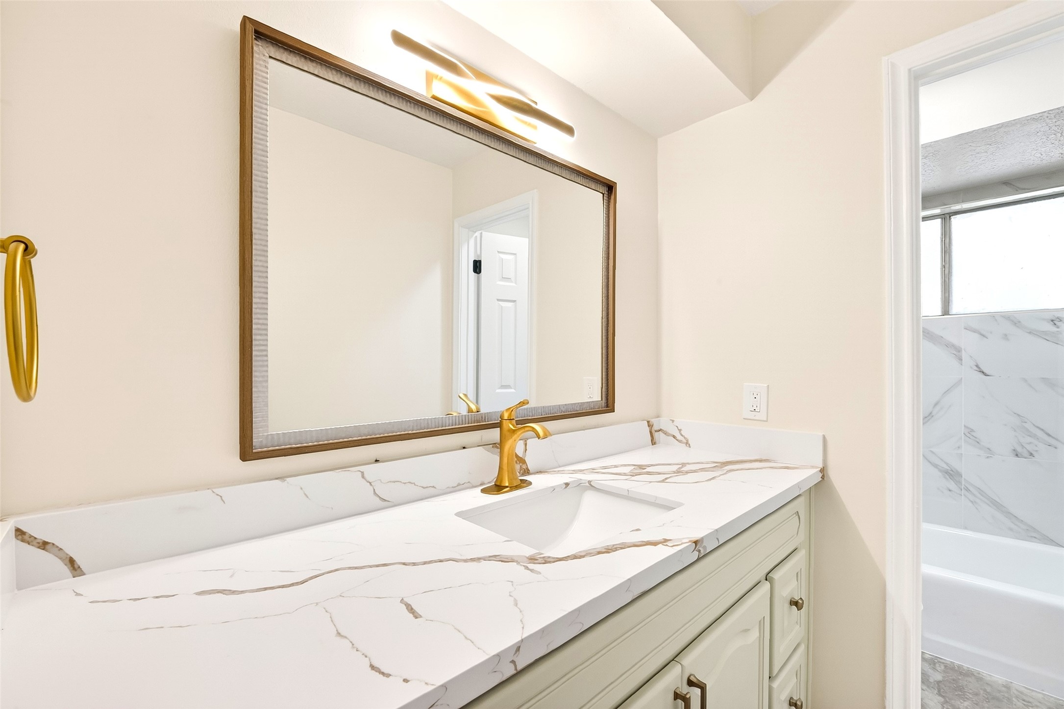 15207 Pleasant Valley Road Property Photo 23