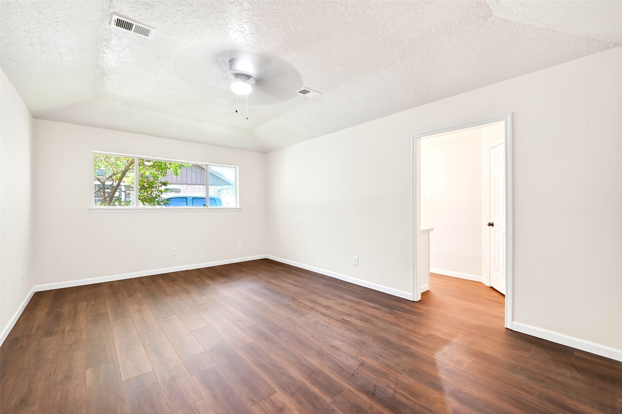 15207 Pleasant Valley Road Property Photo 28