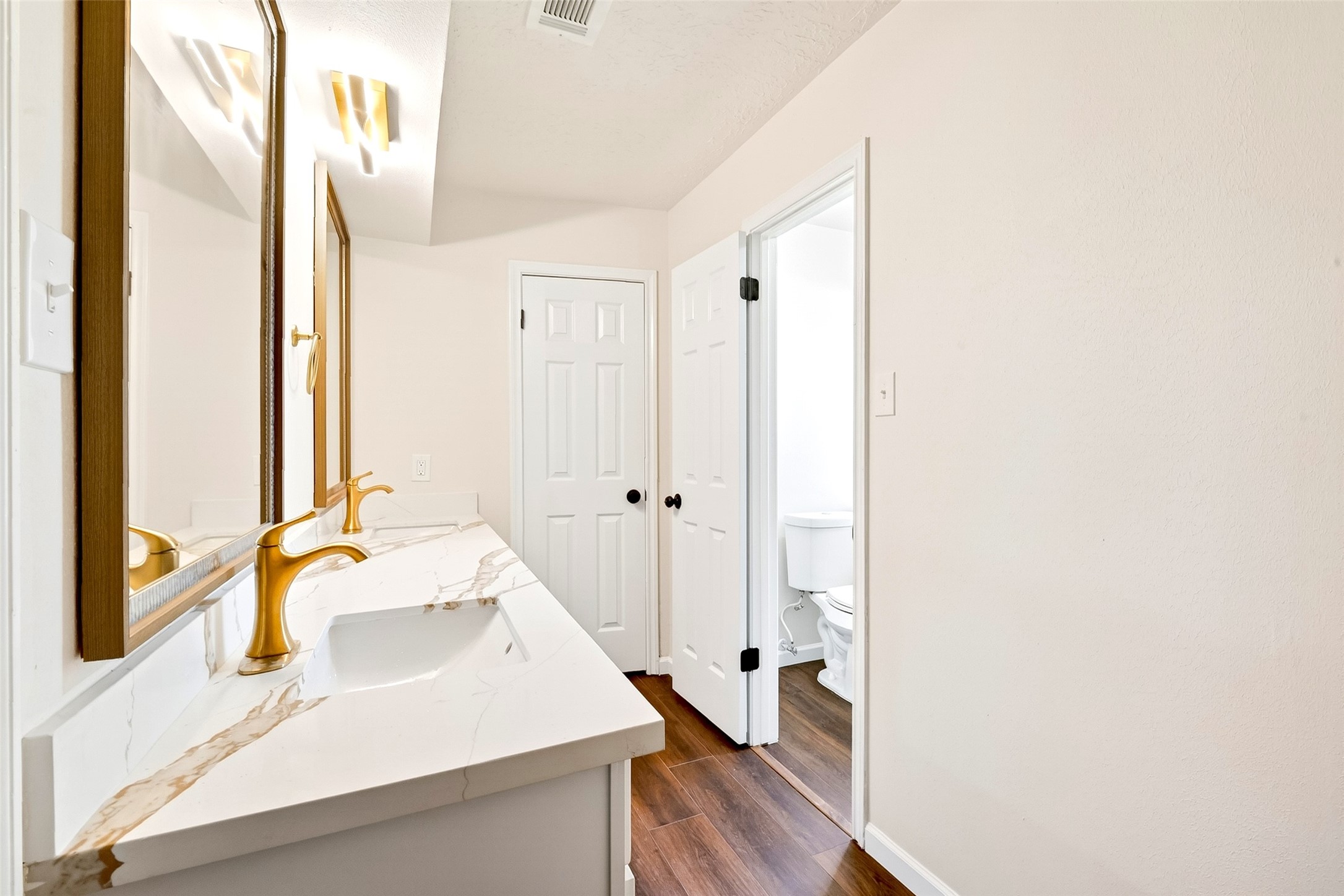 15207 Pleasant Valley Road Property Photo 30