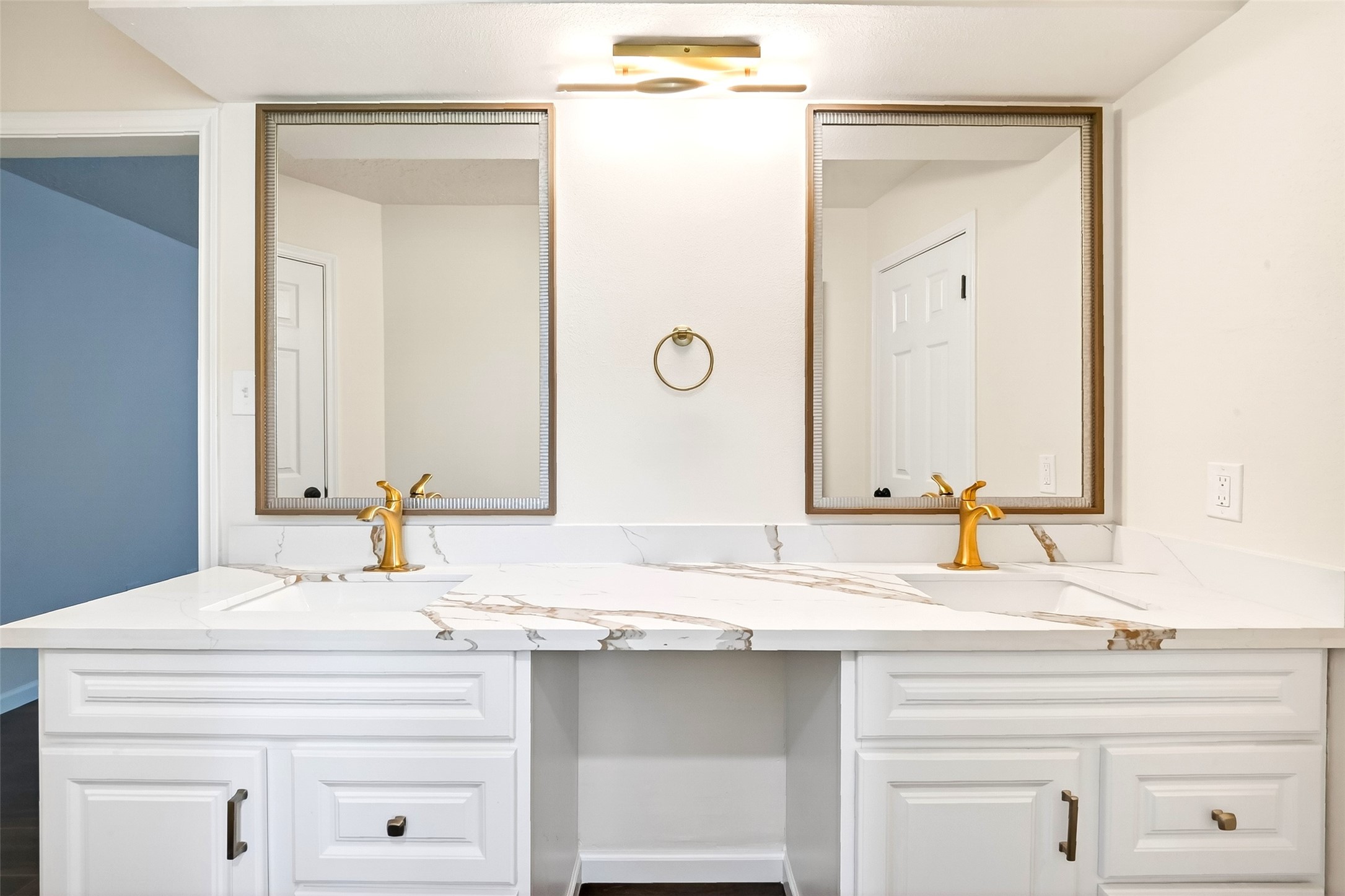 15207 Pleasant Valley Road Property Photo 31