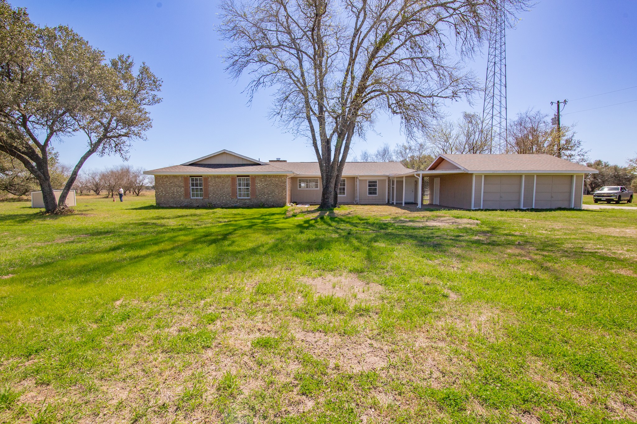 2631 Benbow Road Property Photo 1