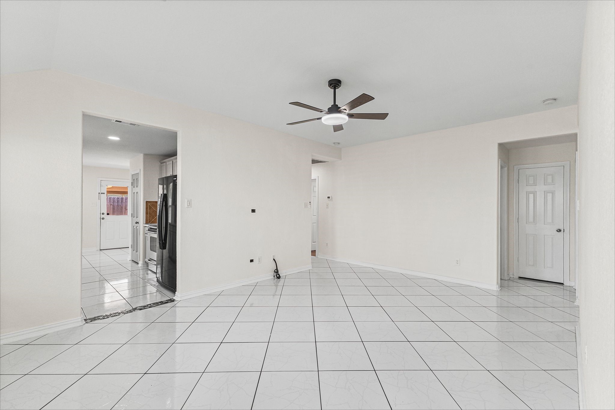 9006 Wildbird Lane Property Photo 7