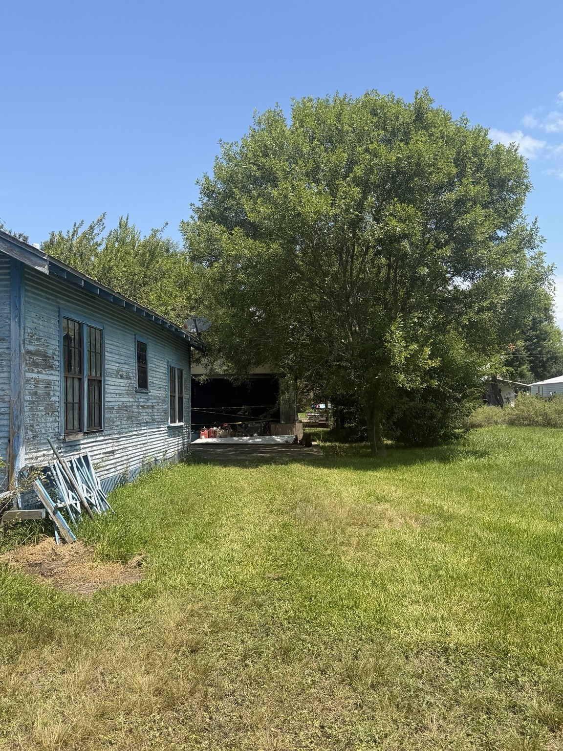 1830 34th Avenue N Property Photo 2