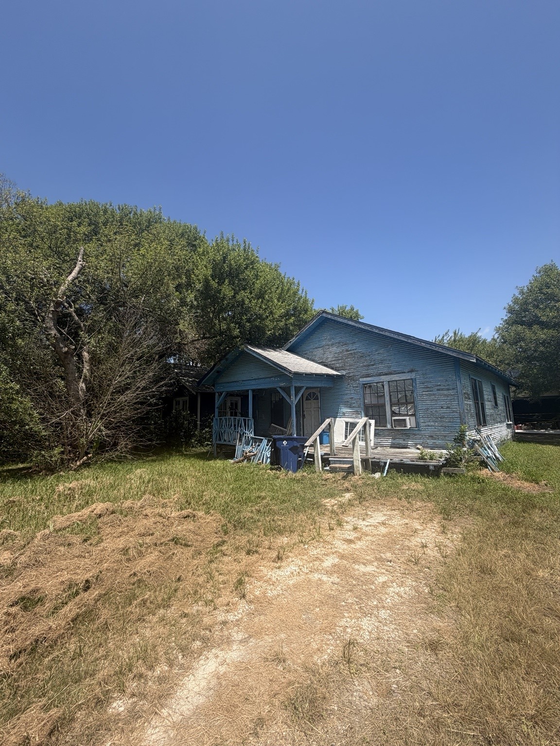 1830 34th Avenue N Property Photo 4