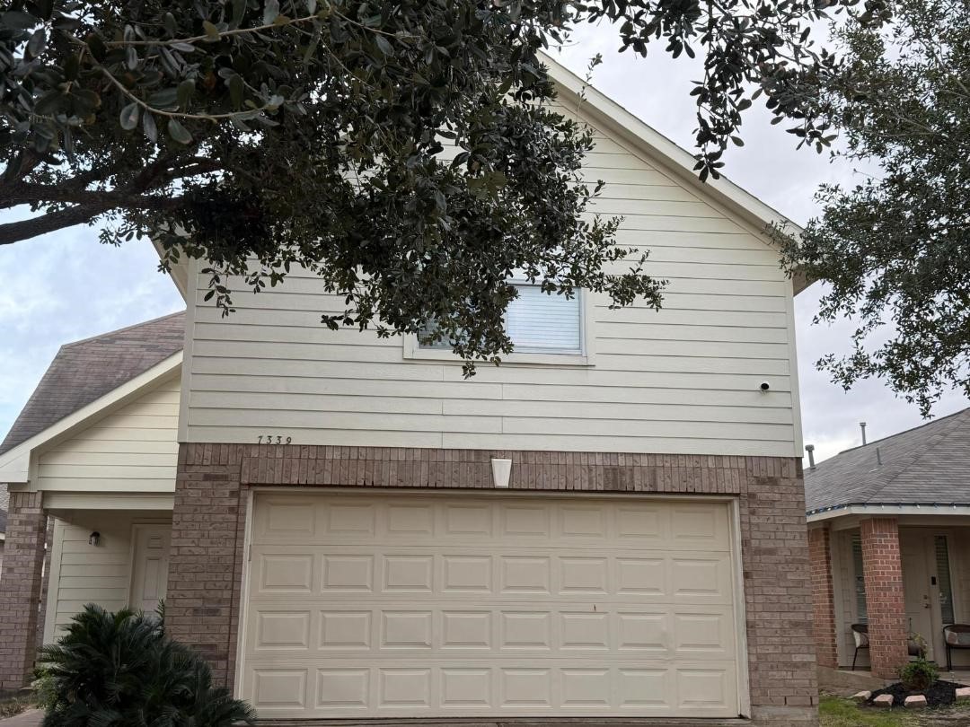 7339 Legacy Pines Drive Property Photo 2