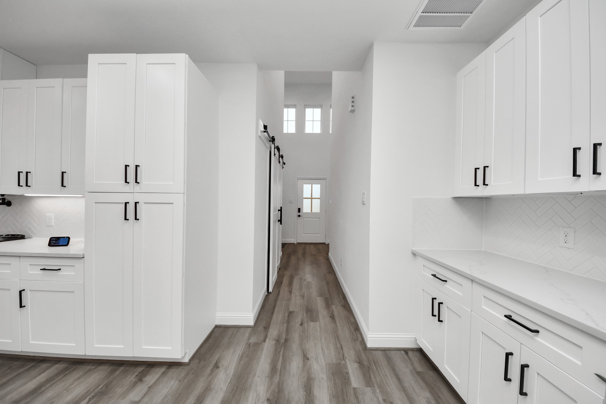 12015 Rockview Drive Property Photo 4