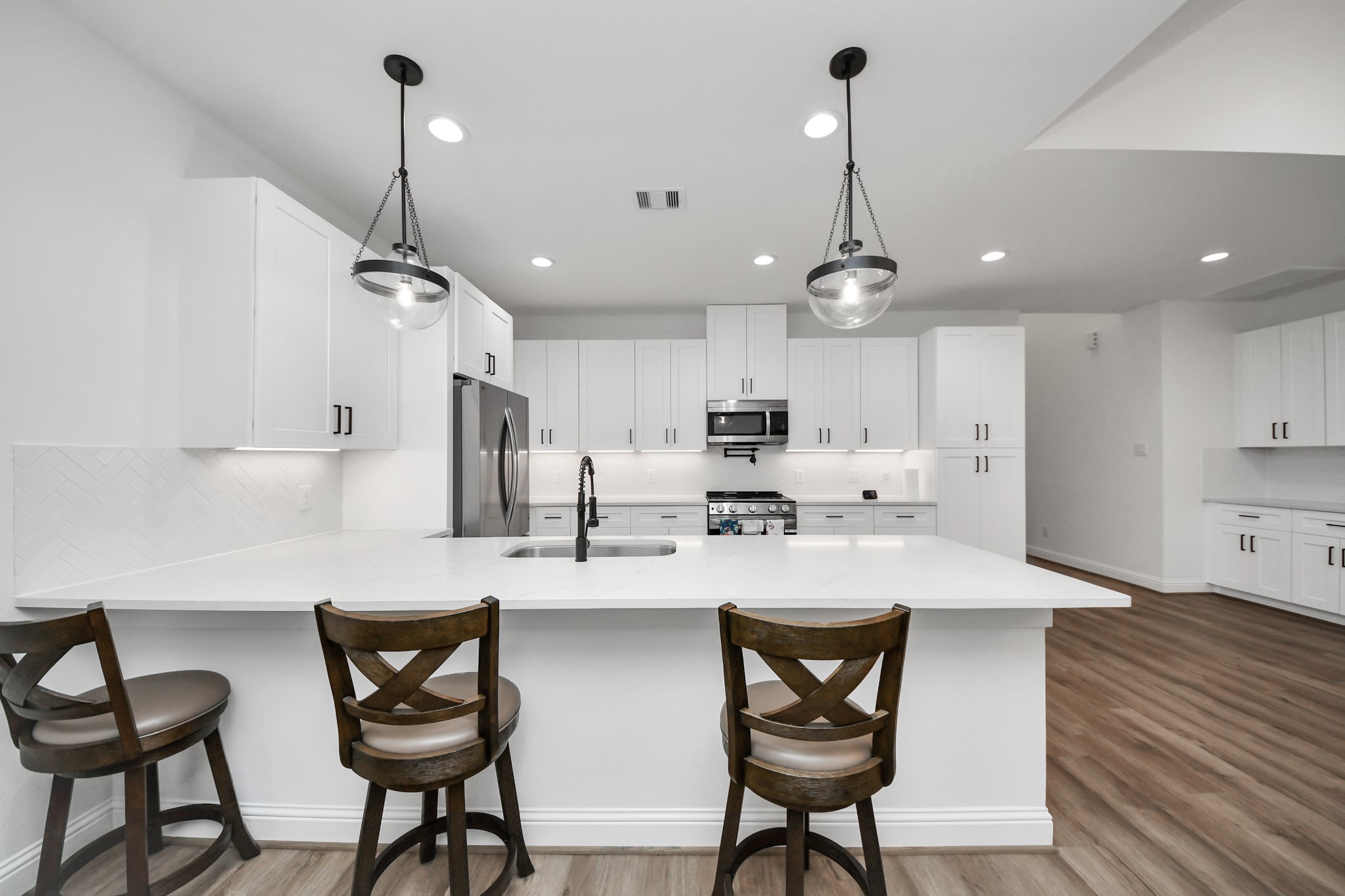 12015 Rockview Drive Property Photo 6