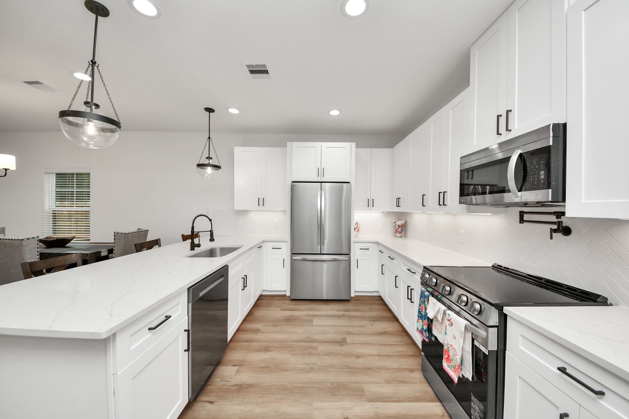 12015 Rockview Drive Property Photo 8
