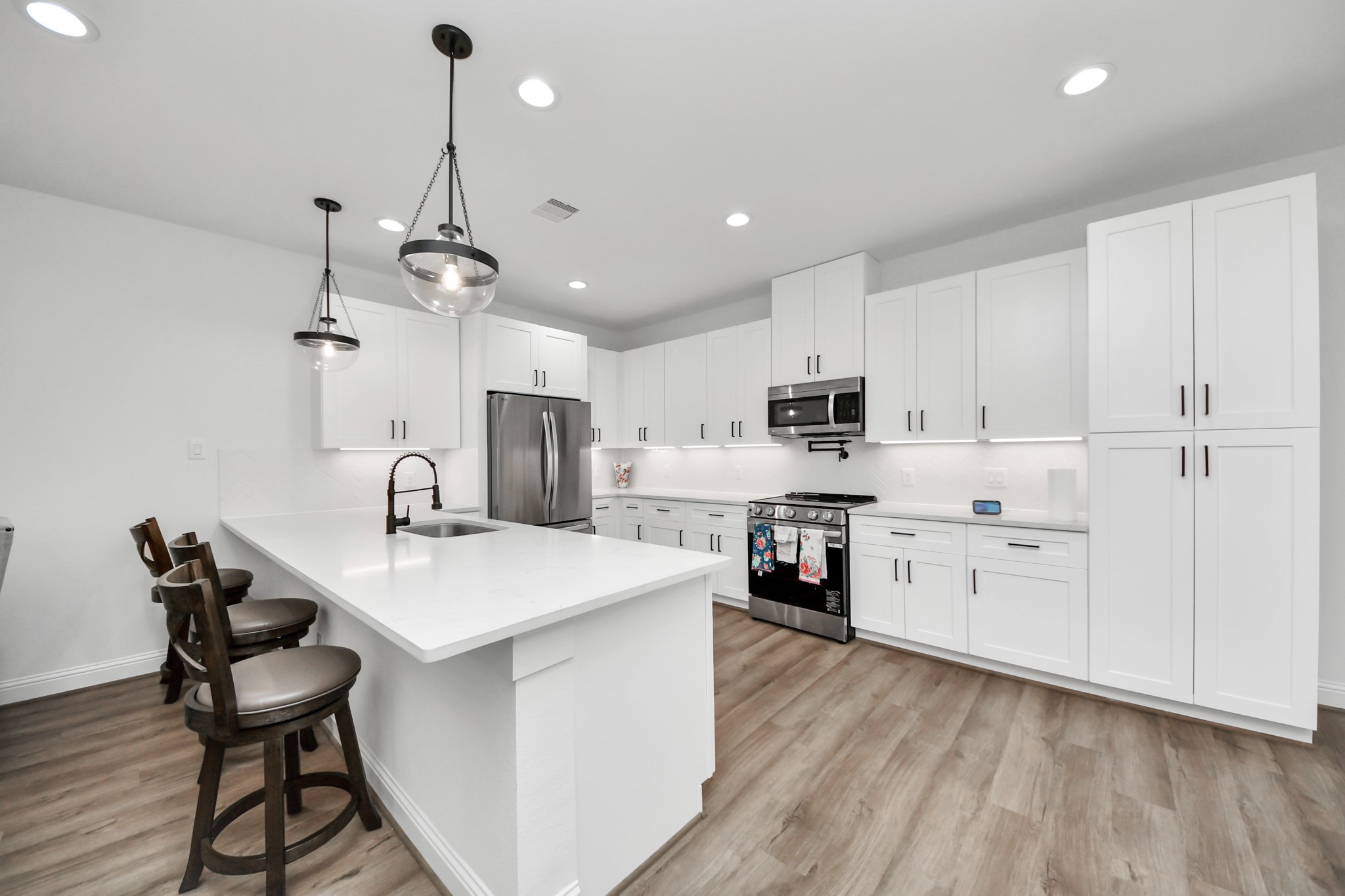 12015 Rockview Drive Property Photo 9