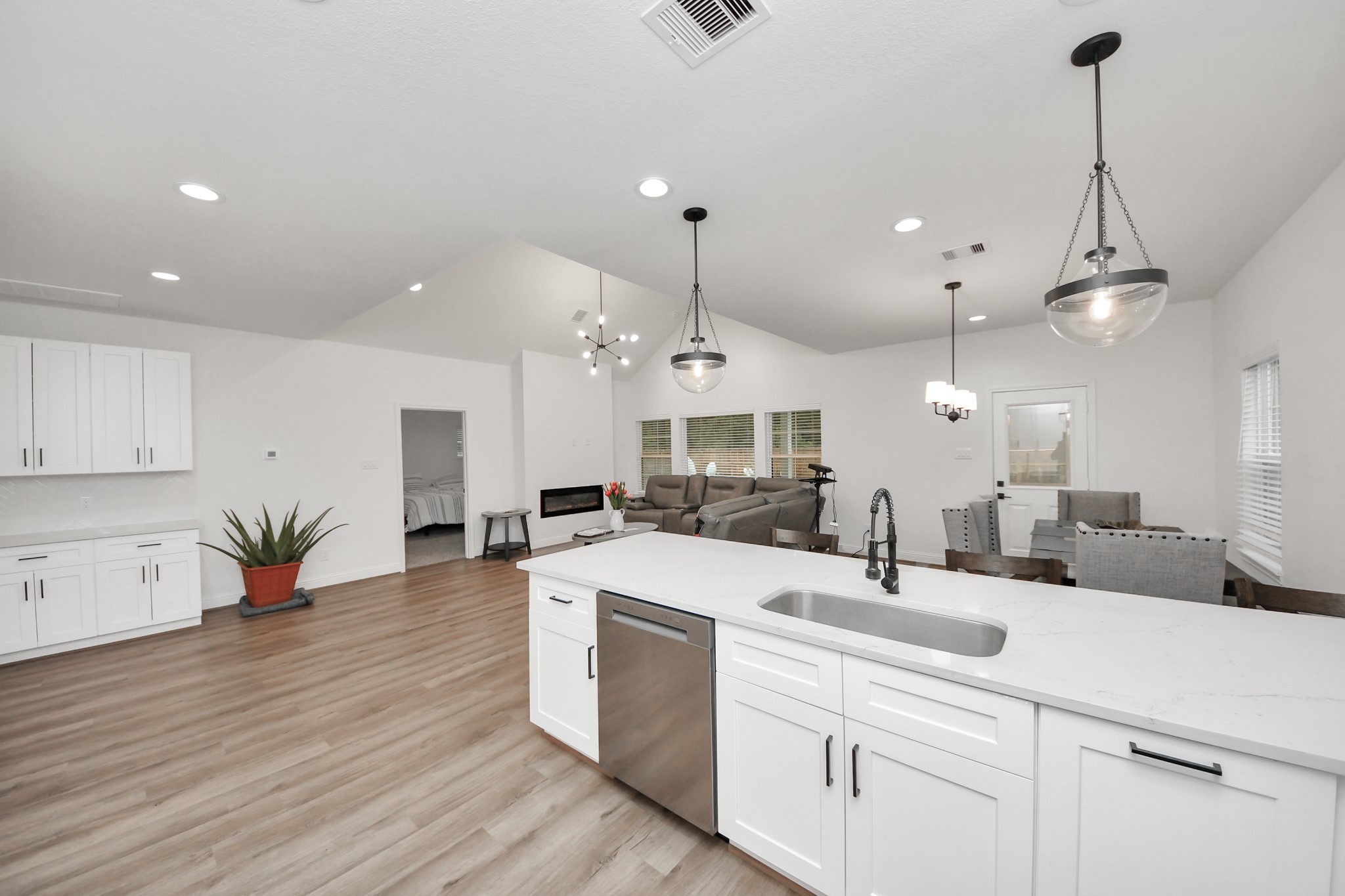 12015 Rockview Drive Property Photo 10