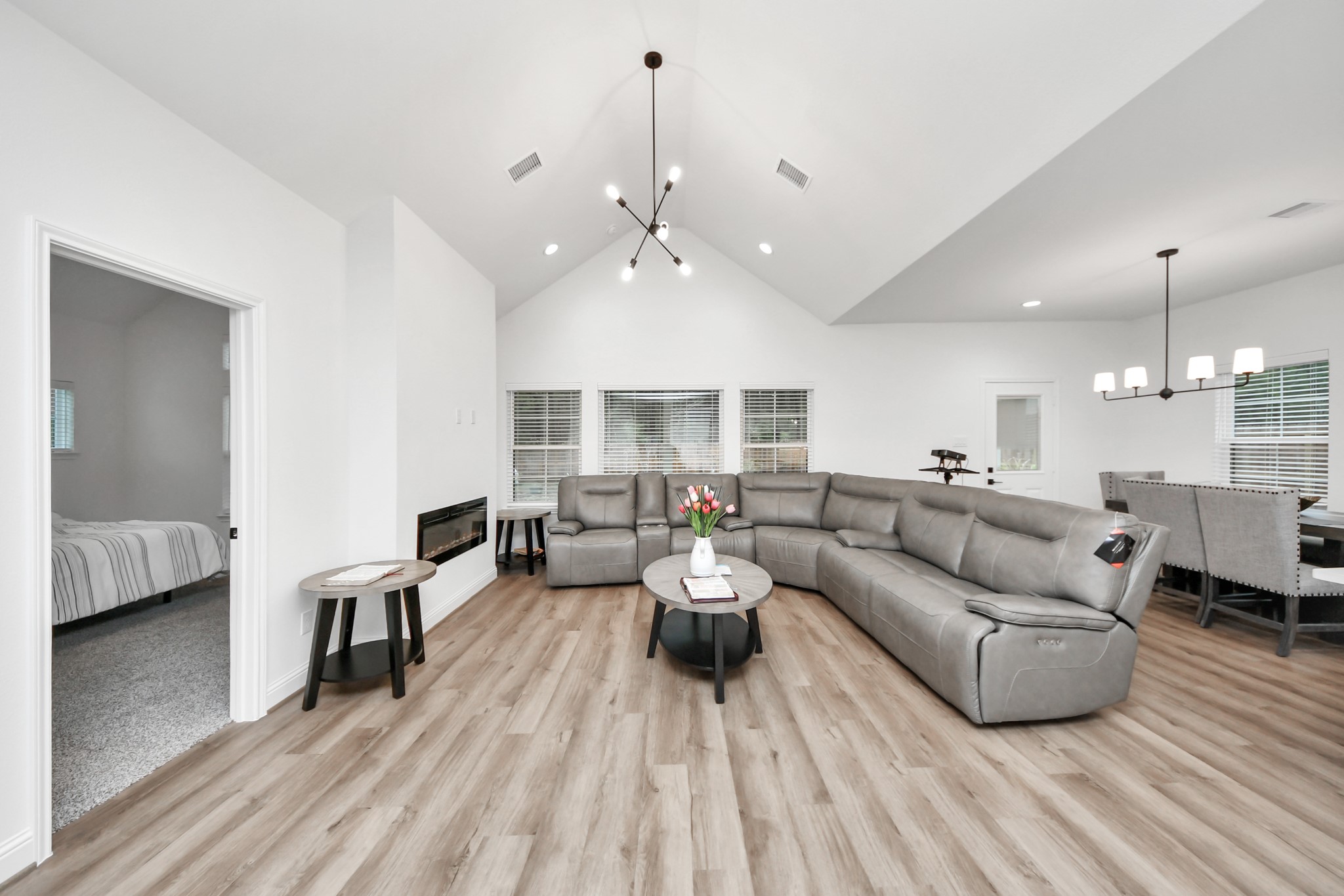 12015 Rockview Drive Property Photo 11