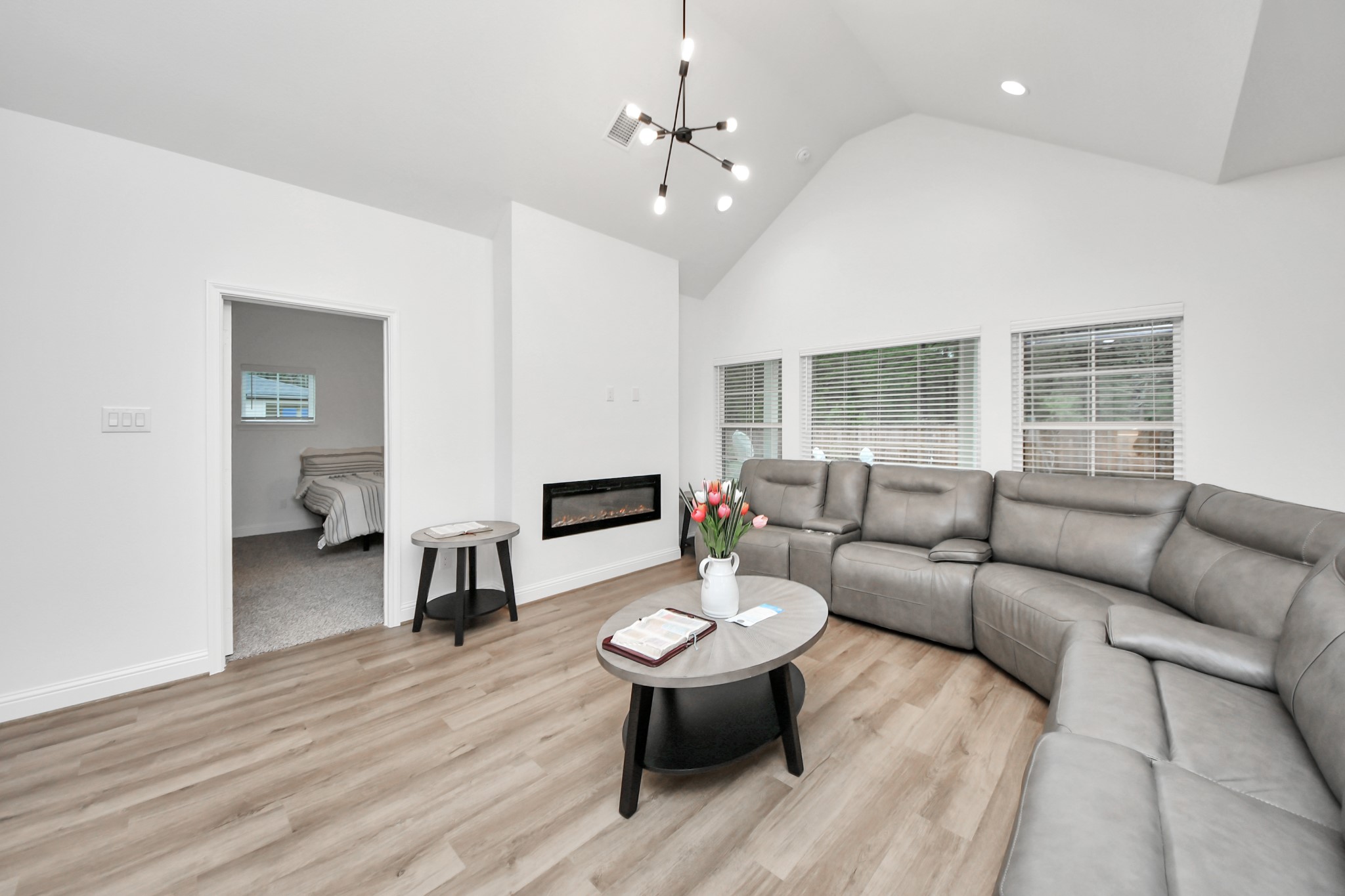 12015 Rockview Drive Property Photo 12