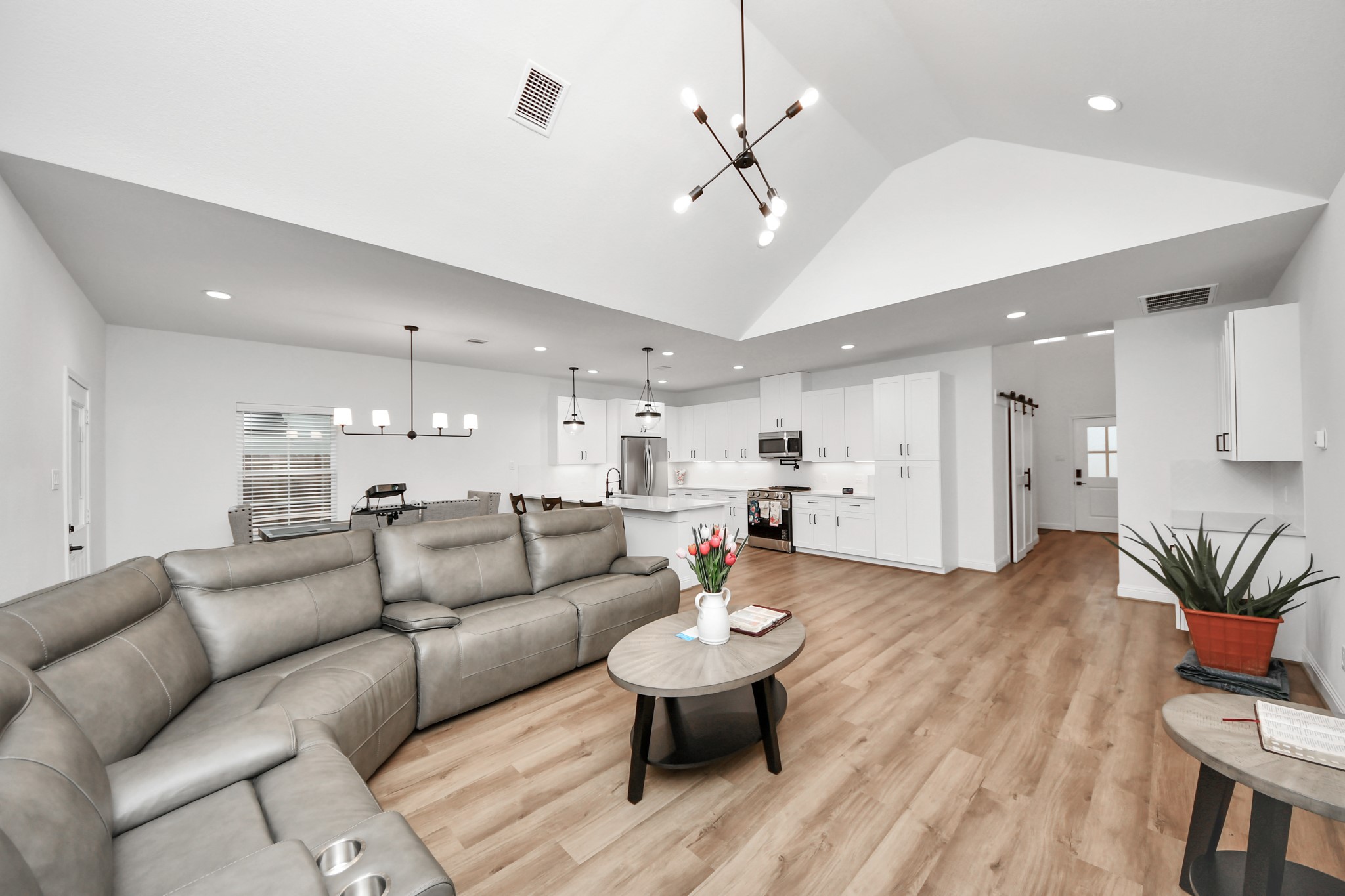 12015 Rockview Drive Property Photo 13