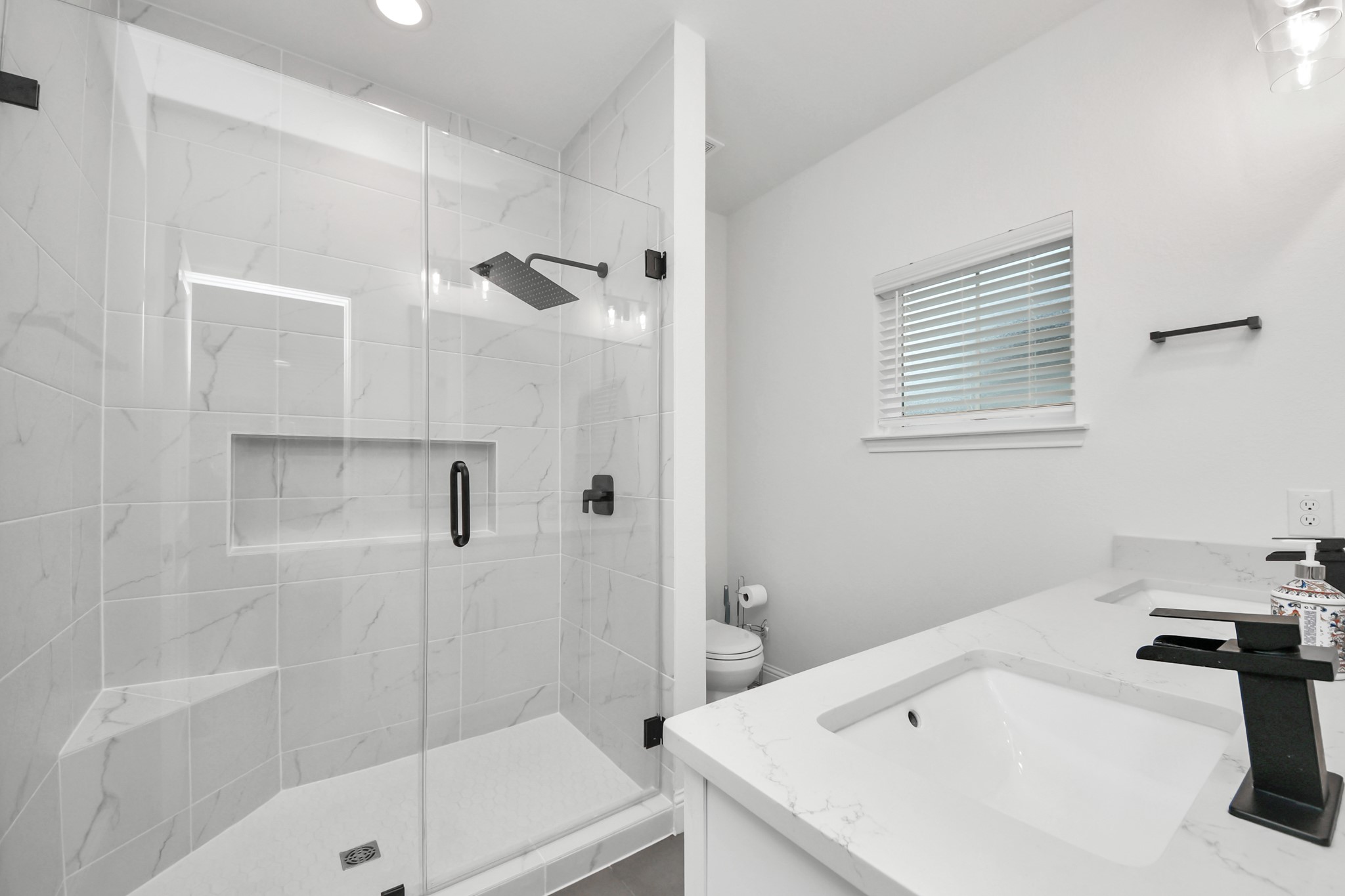 12015 Rockview Drive Property Photo 17