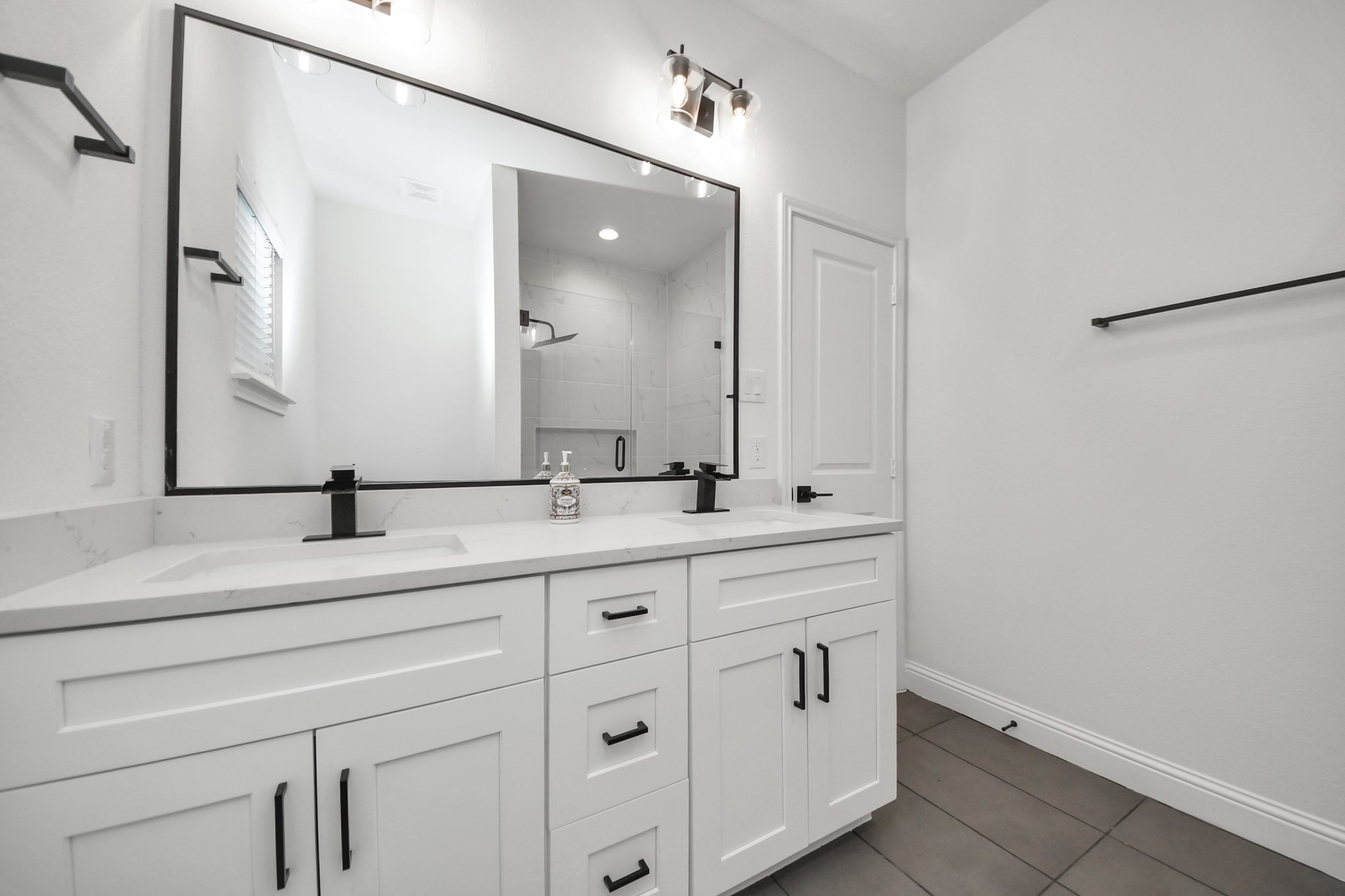 12015 Rockview Drive Property Photo 21