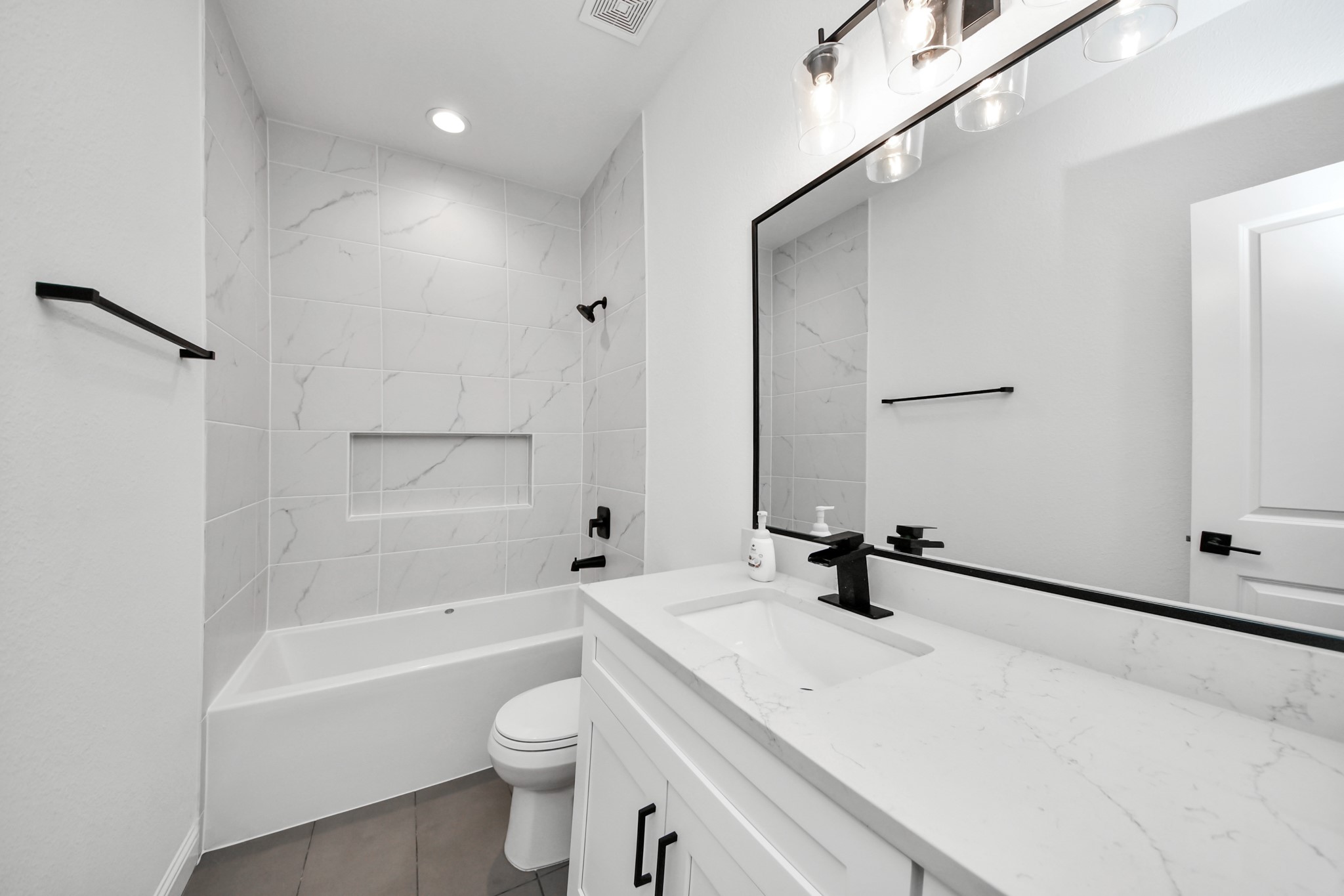 12015 Rockview Drive Property Photo 23