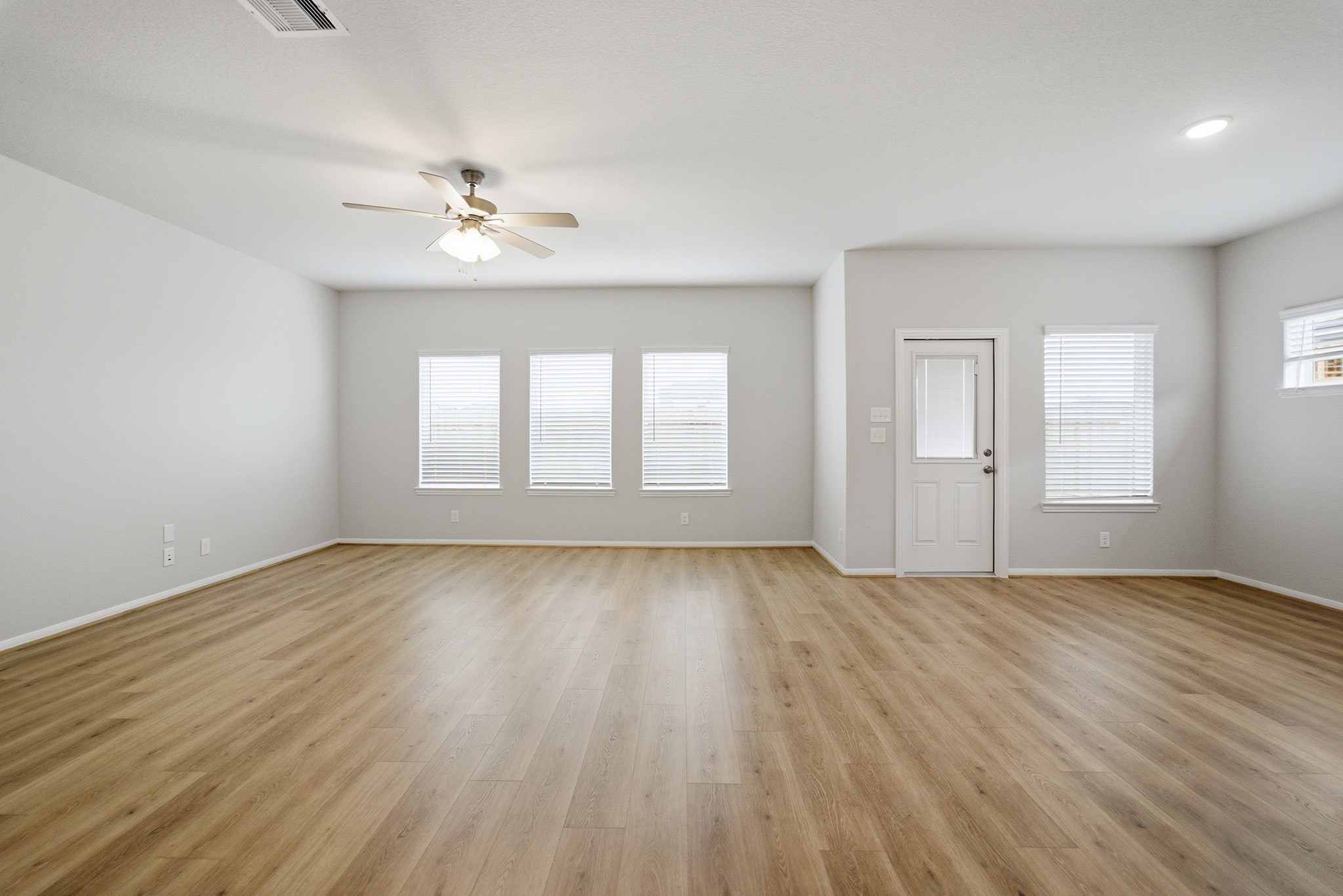772 Red Mulberry Street Property Photo 14