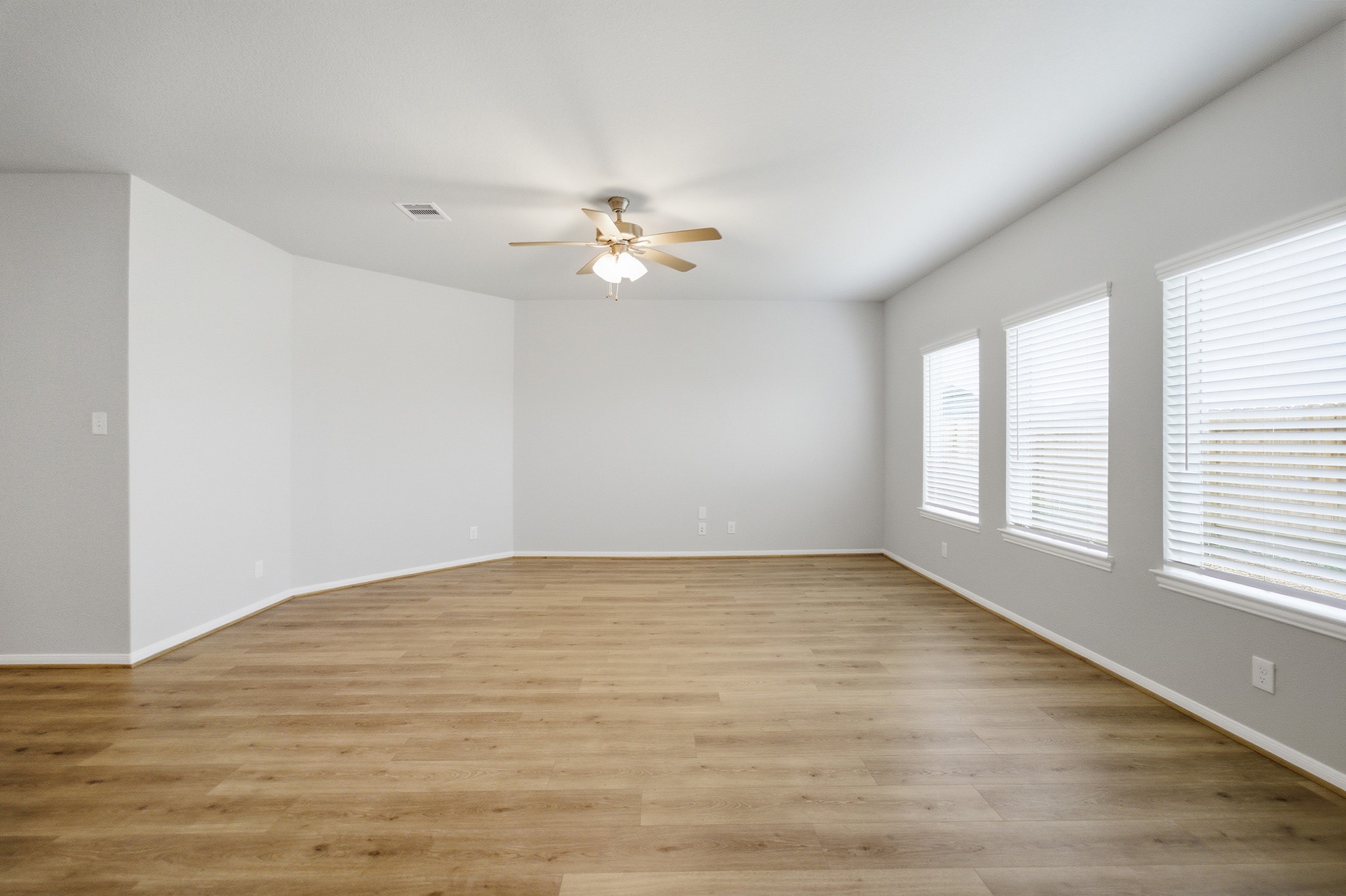 772 Red Mulberry Street Property Photo 15