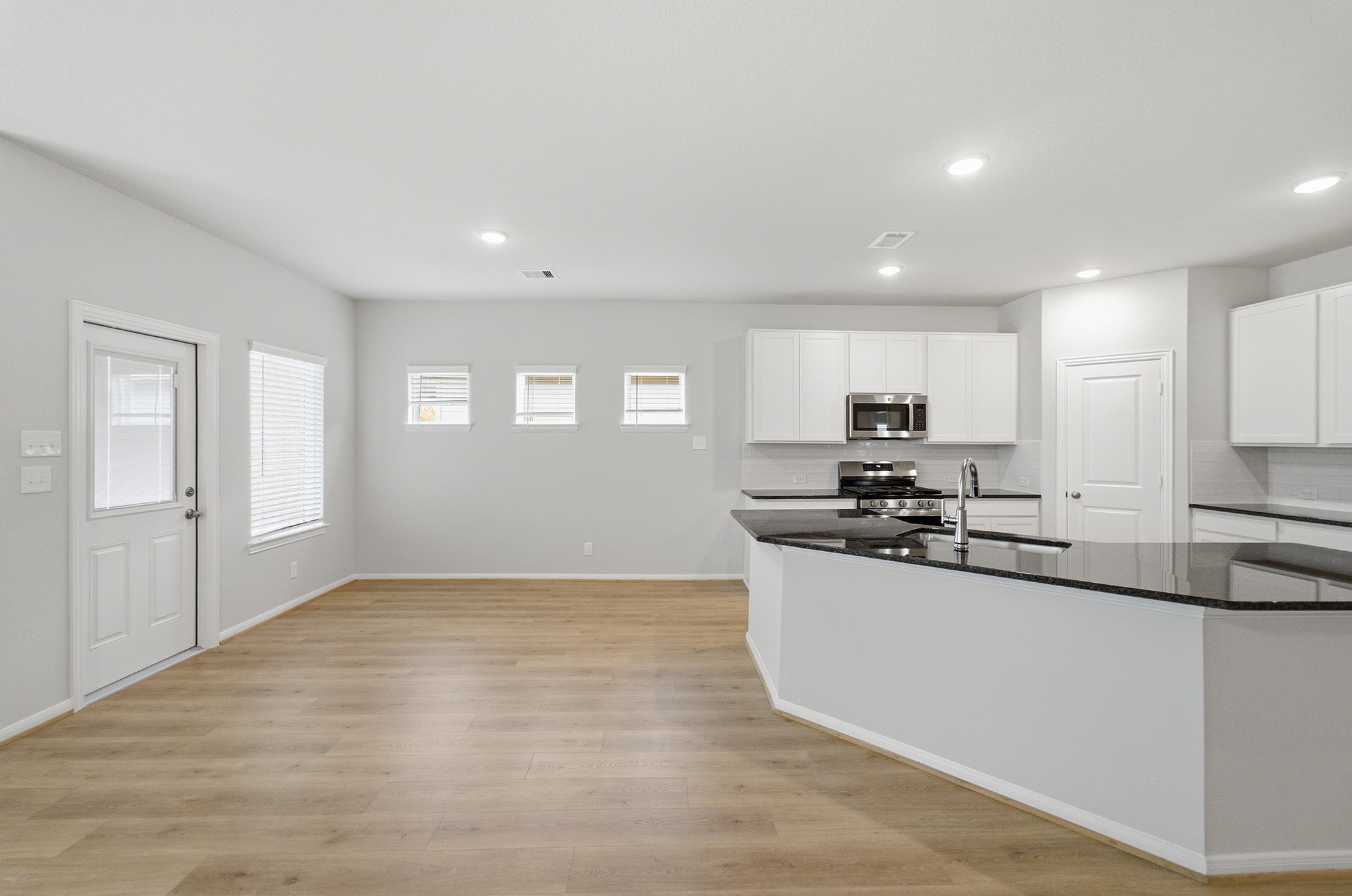 772 Red Mulberry Street Property Photo 18