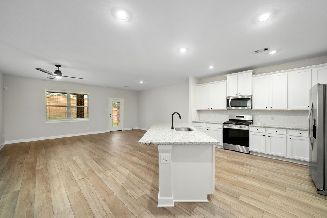 6015 Diamond Leaf Court Property Photo 3