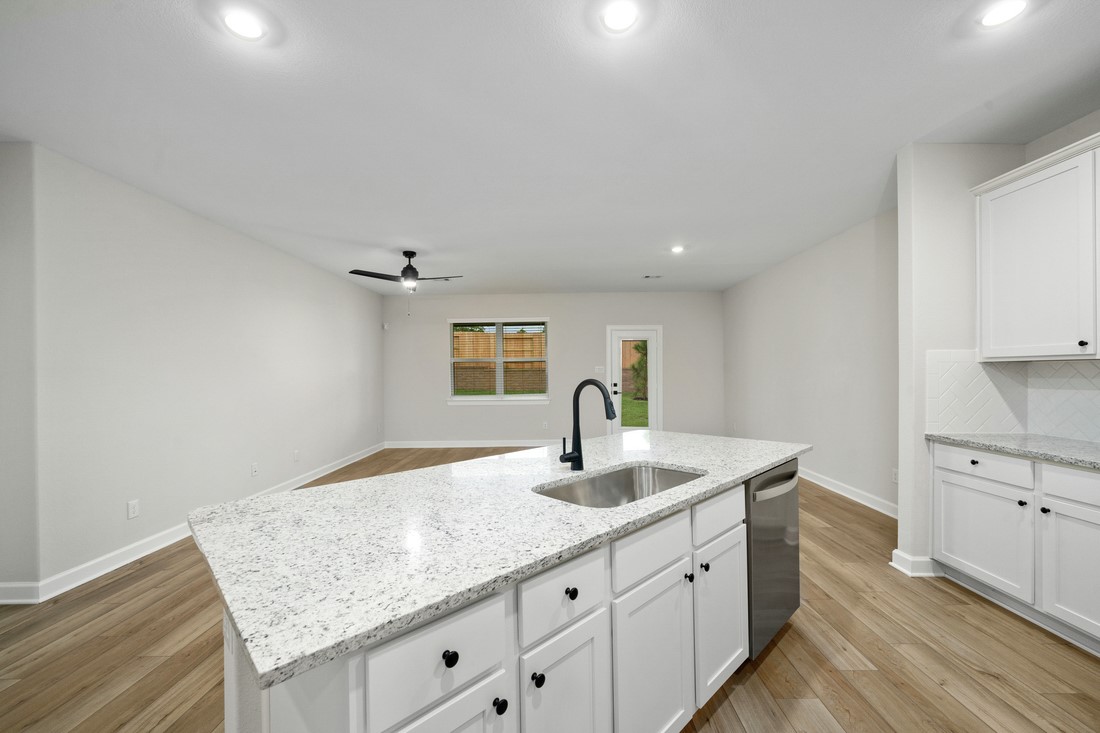 6015 Diamond Leaf Court Property Photo 5