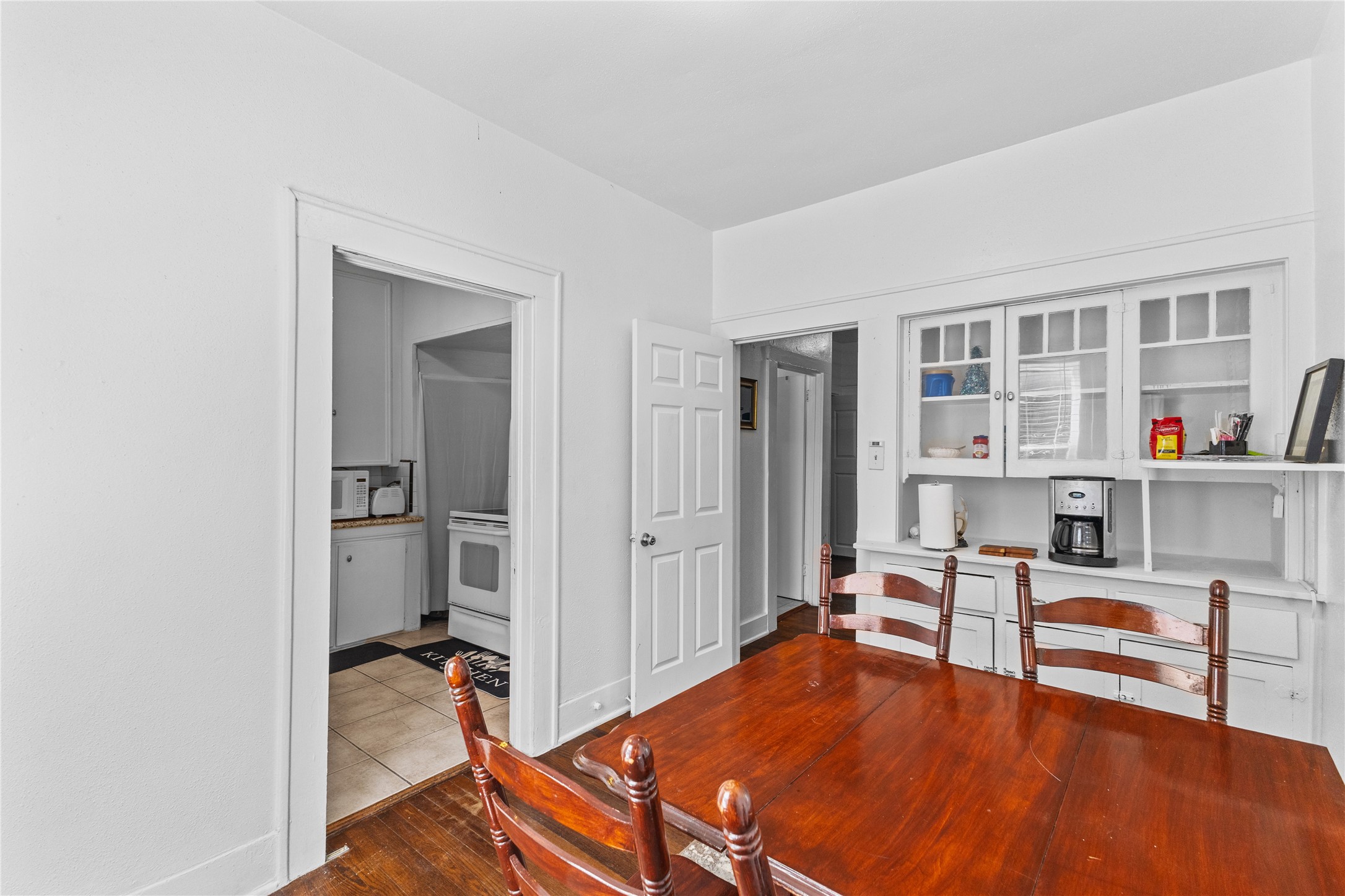 2509 Whitney Street A Property Photo 11