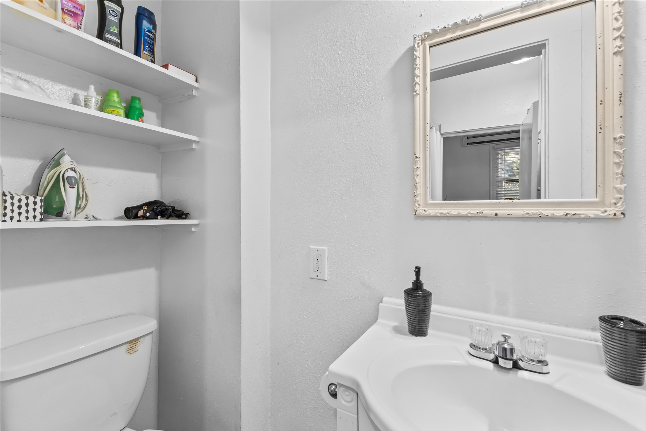 2509 Whitney Street A Property Photo 18
