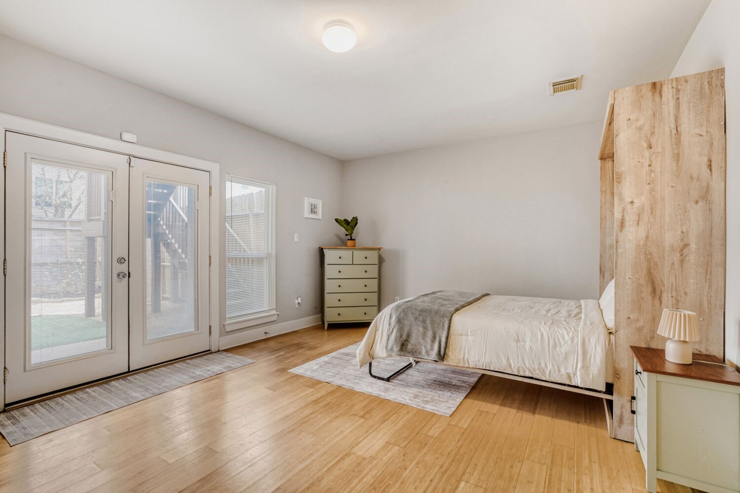 903 Hartman Street Property Photo 18