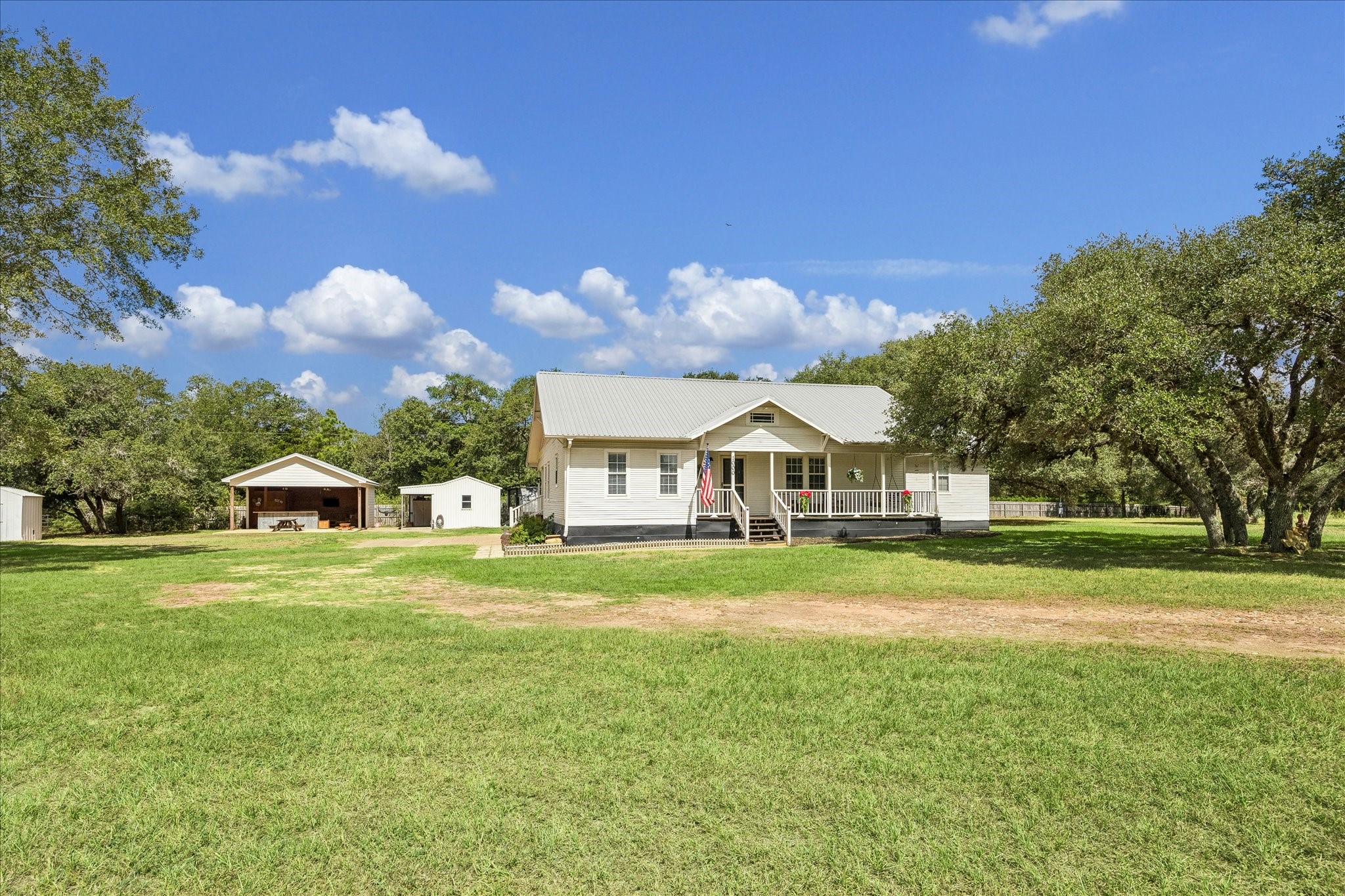 1000 Heiman Luedke Lane Property Photo 6
