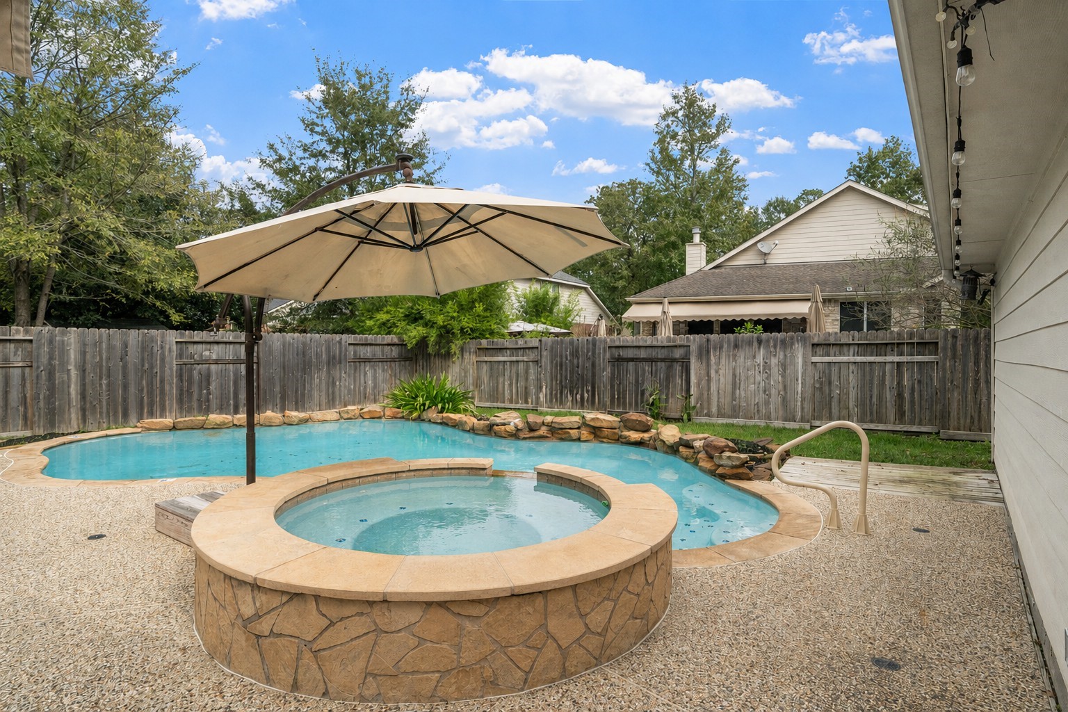 6 W Prairie Dawn Circle Property Photo 2