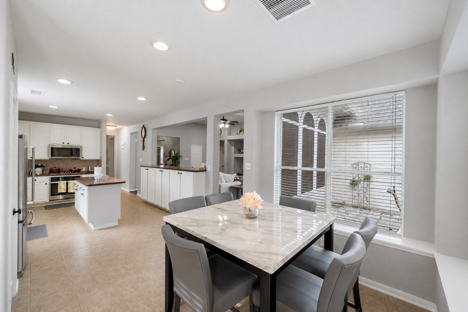 6 W Prairie Dawn Circle Property Photo 8