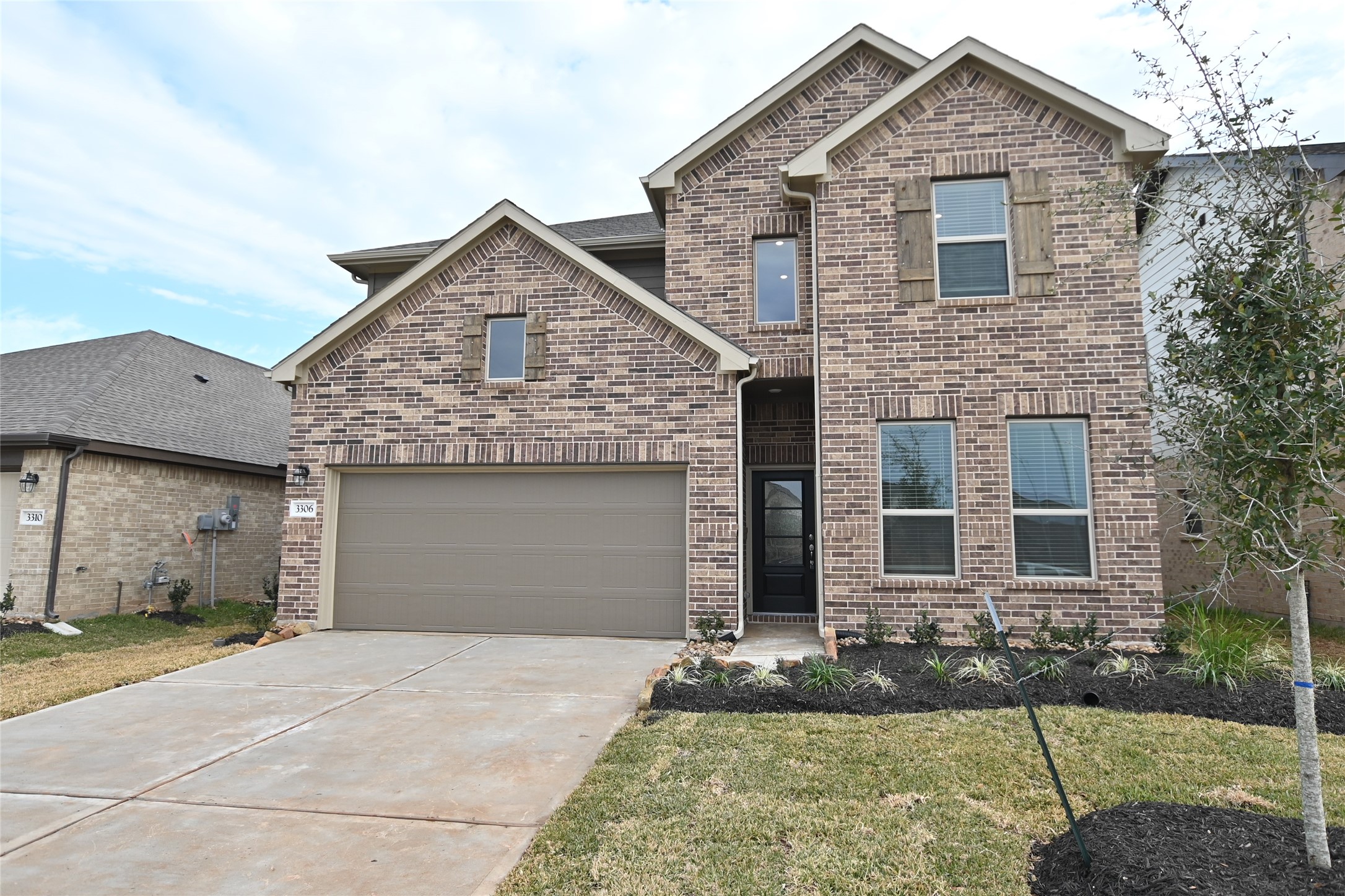 3306 Driftwood Meadow Lane Property Photo 2