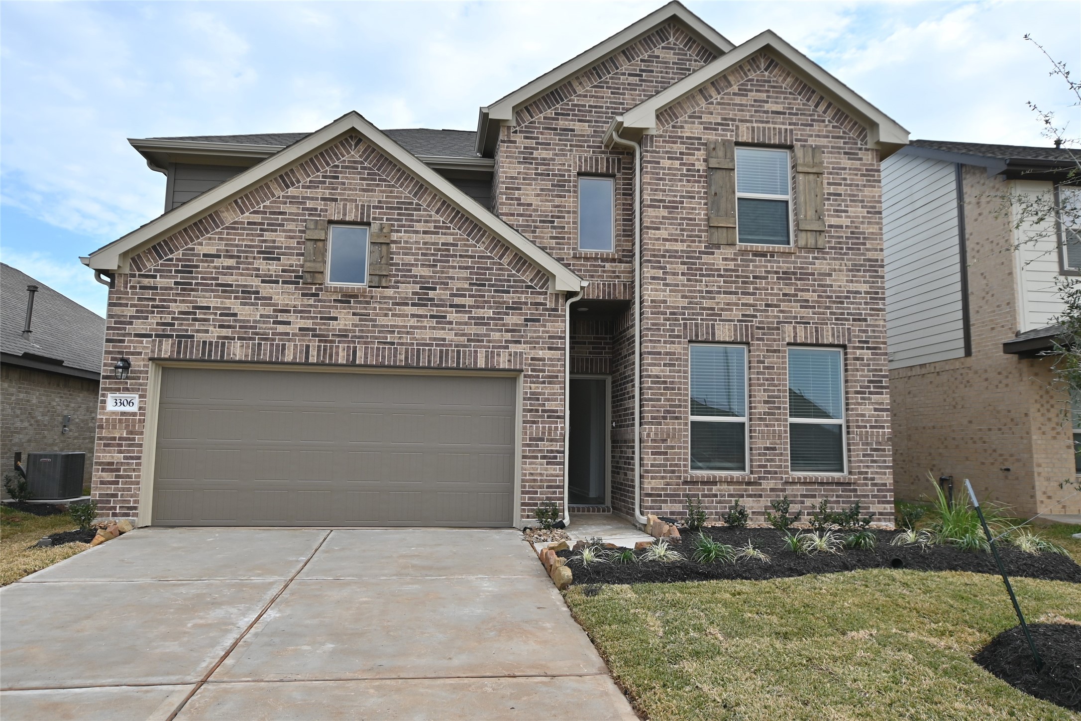 3306 Driftwood Meadow Lane Property Photo 3