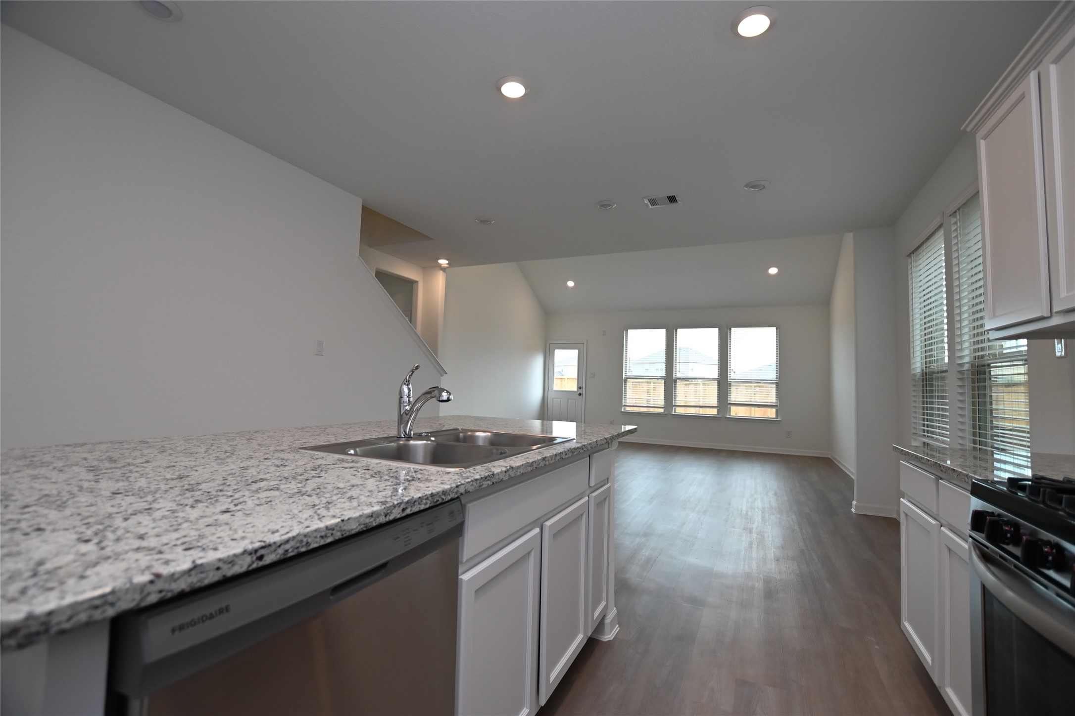 3306 Driftwood Meadow Lane Property Photo 5